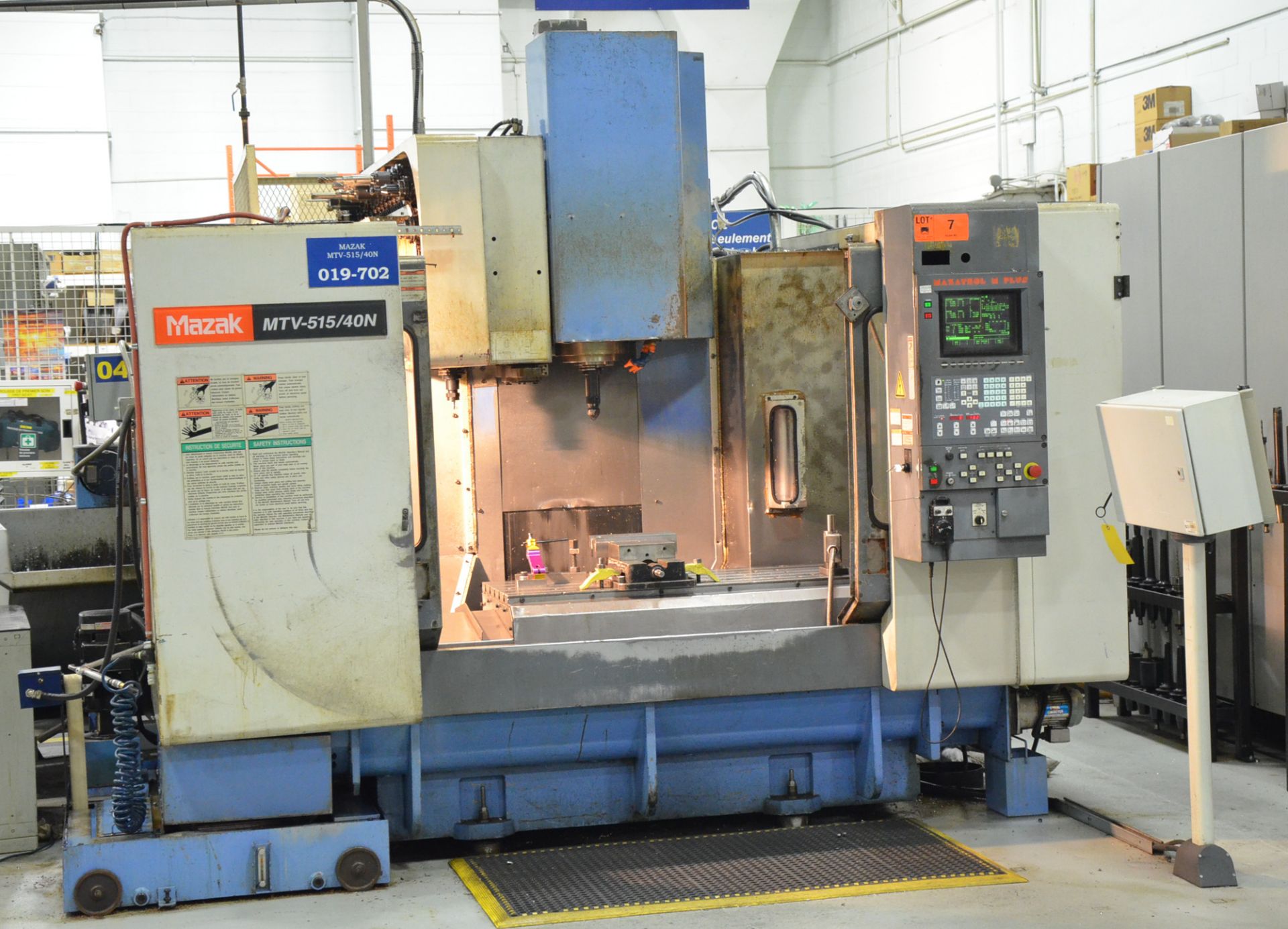 MAZAK MTV-515/40N CNC VERTICAL MACHINING CENTER WITH MAZATROL MPLUS CNC CONTROL, 51"X21.5" TABLE,