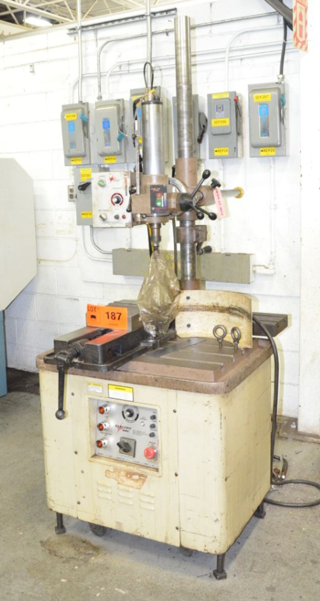 ELECTRO-ARC TAP DISINTEGRATOR WITH MACHINE VISE, S/N N/A - Image 2 of 3
