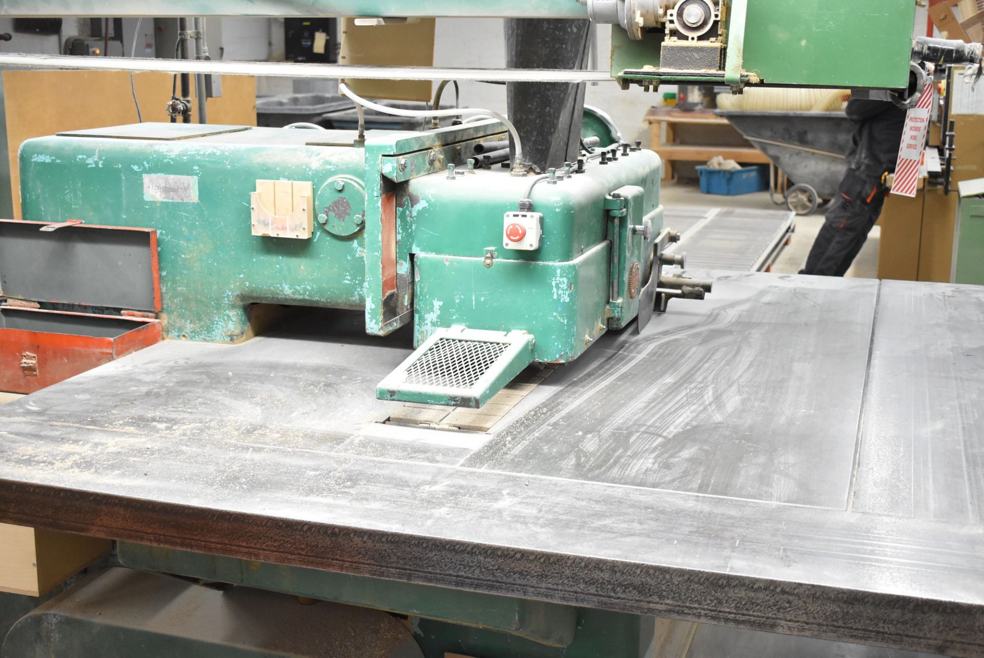 LACASSE MODEL 69 RIP SAW, S/N: 186 (CI) [RIGGING FEES FOR LOT #267 - $750 CDN PLUS APPLICABLE - Image 2 of 4