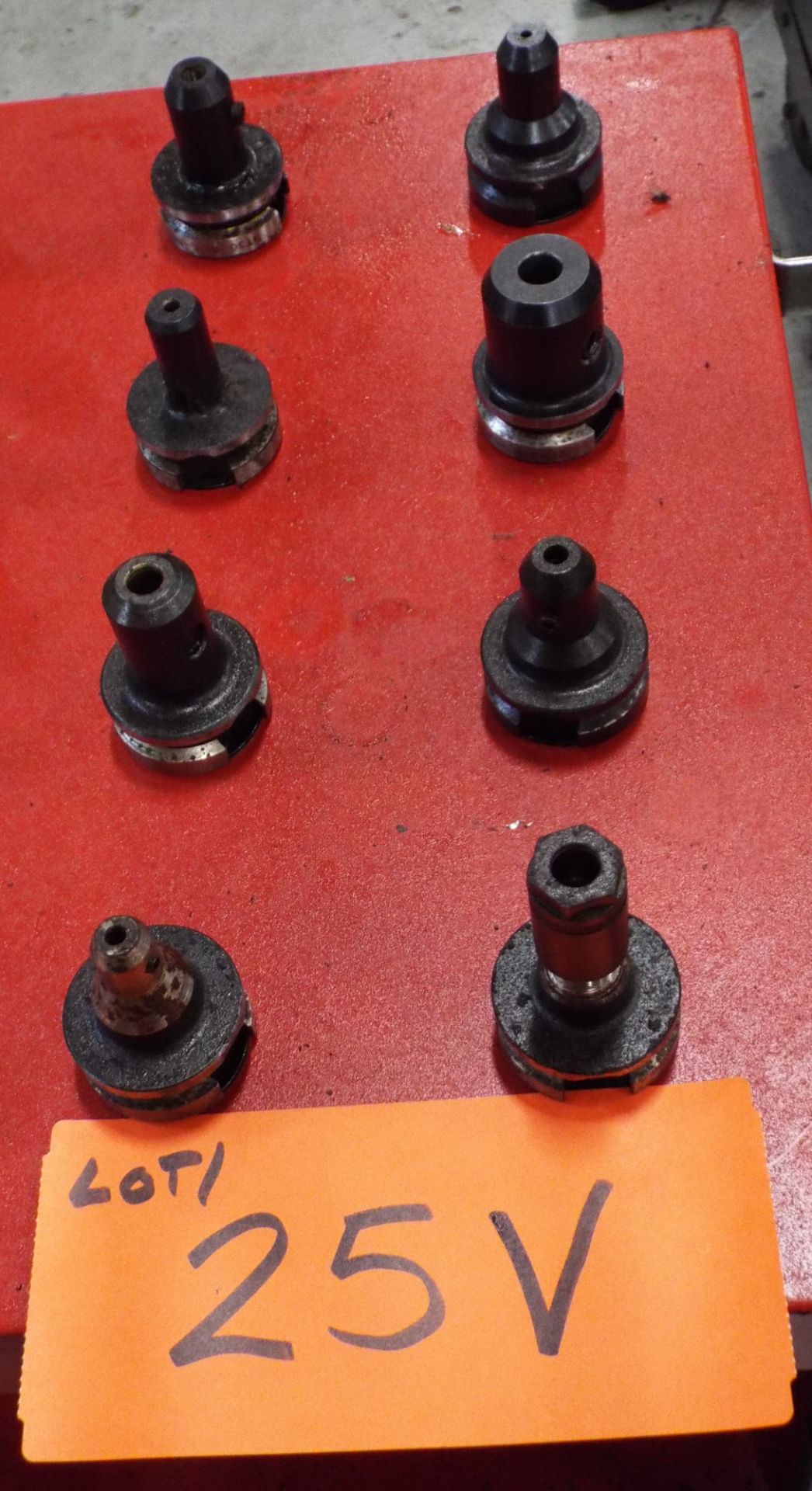 LOT/ (8) BT30 TOOL HOLDERS