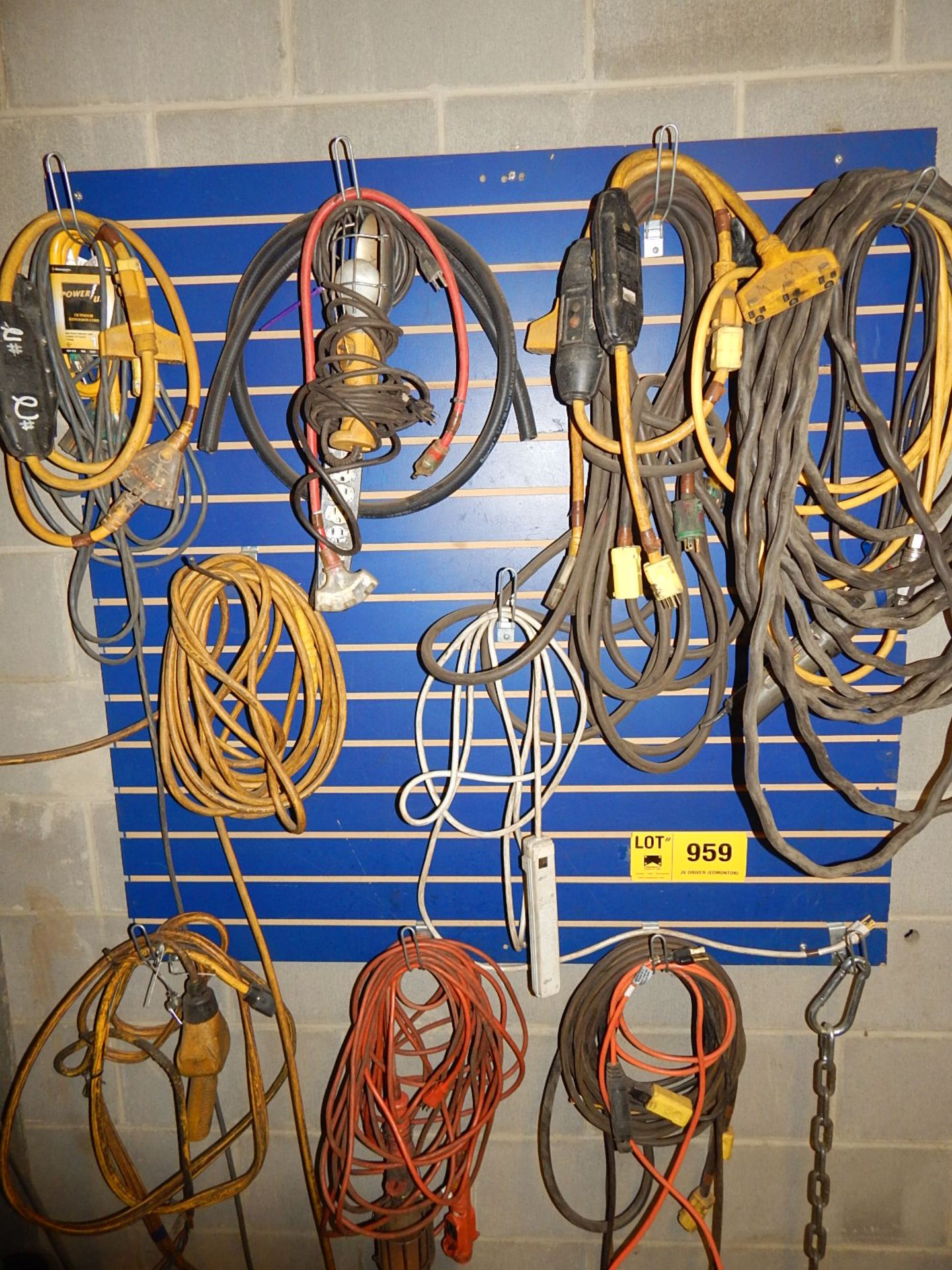 LOT/ EXTENSION CORDS