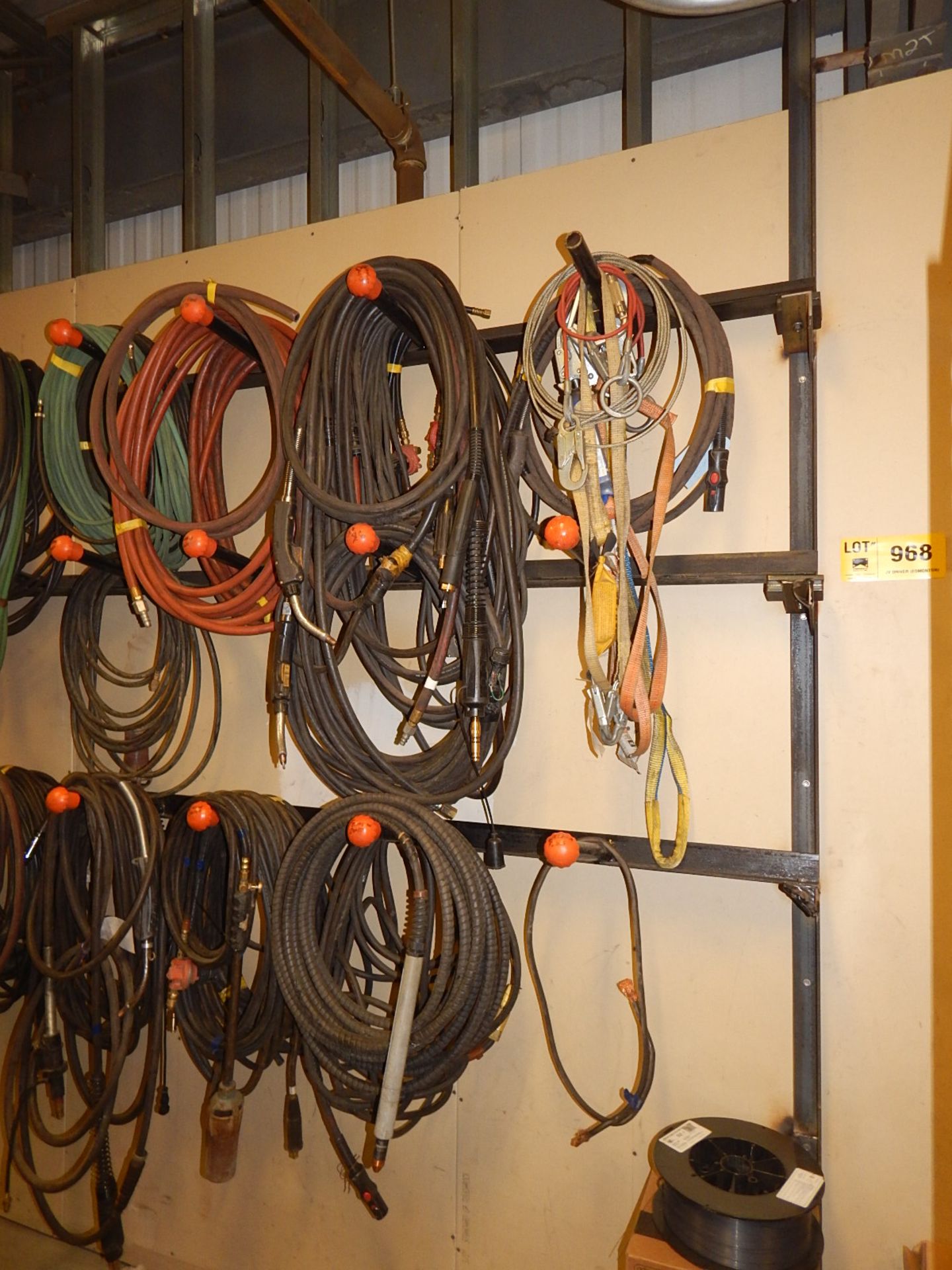 LOT/ WELDING WHIPS AND HOSES - Image 2 of 4