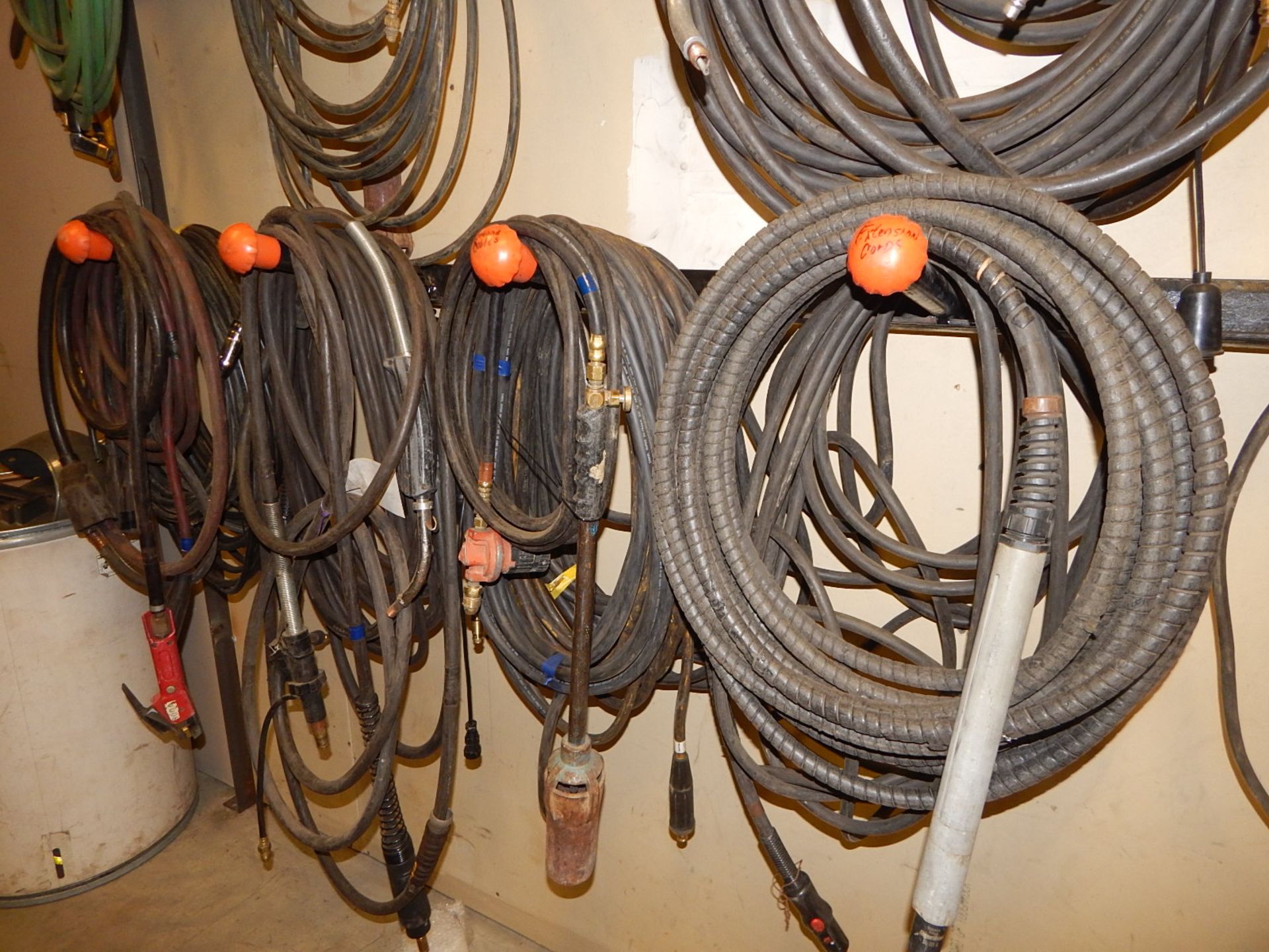 LOT/ WELDING WHIPS AND HOSES - Image 3 of 4