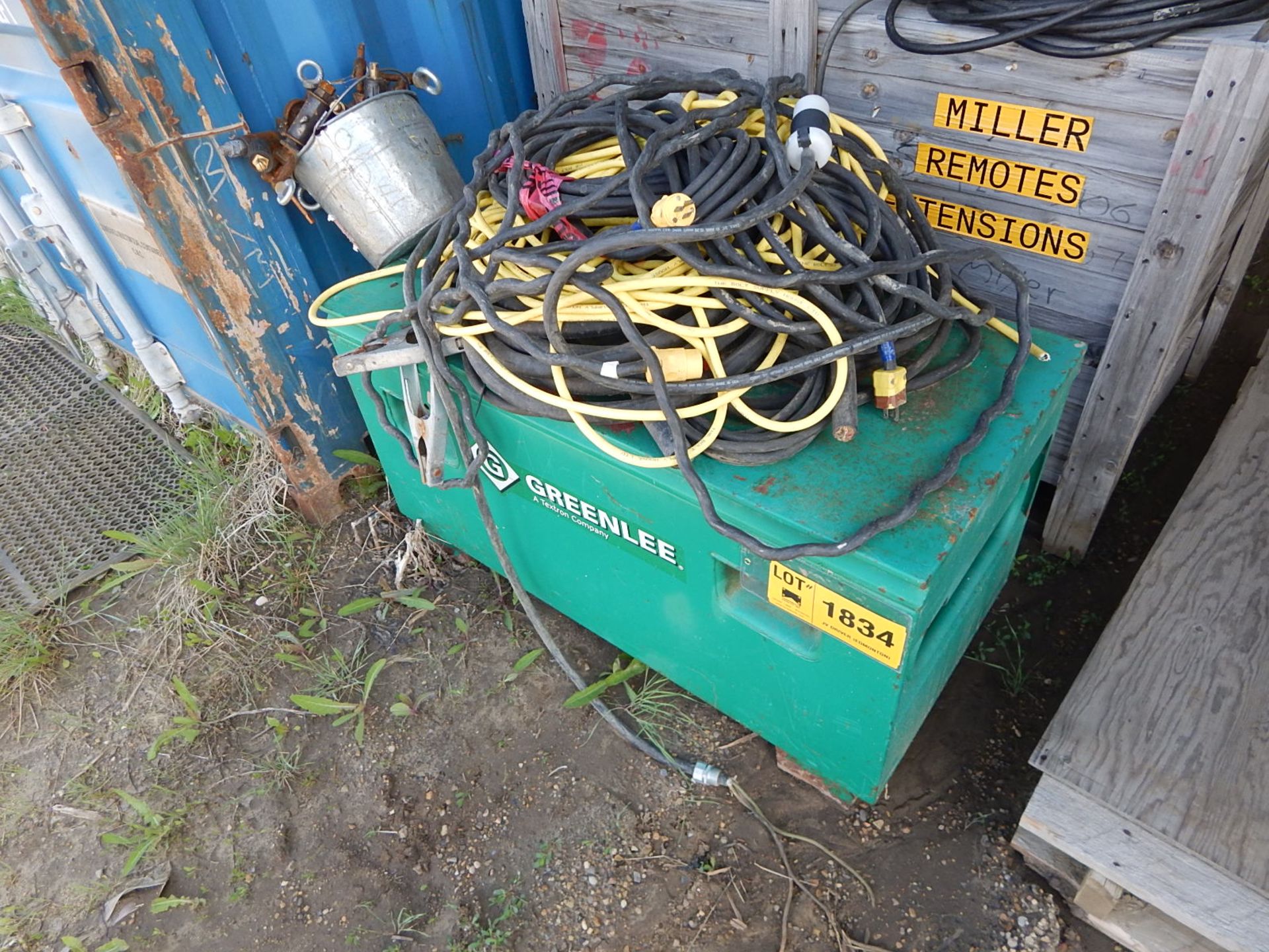 LOT/ (6) PALLETS OF EXTENSION CORDS