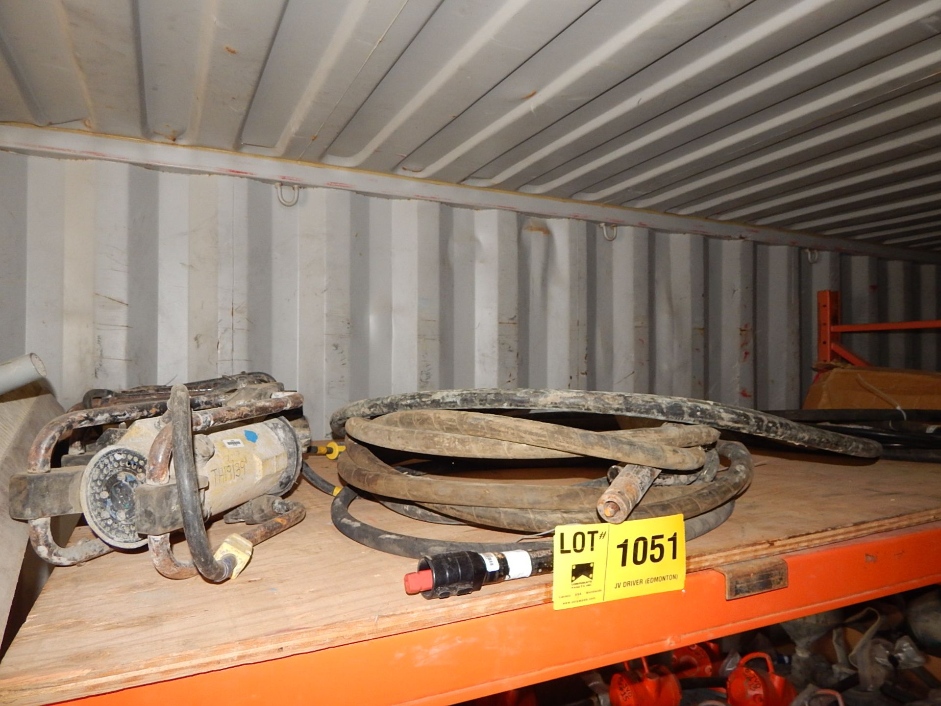 LOT/ CONCRETE VIBRATOR WITH HOSE (SC 352)