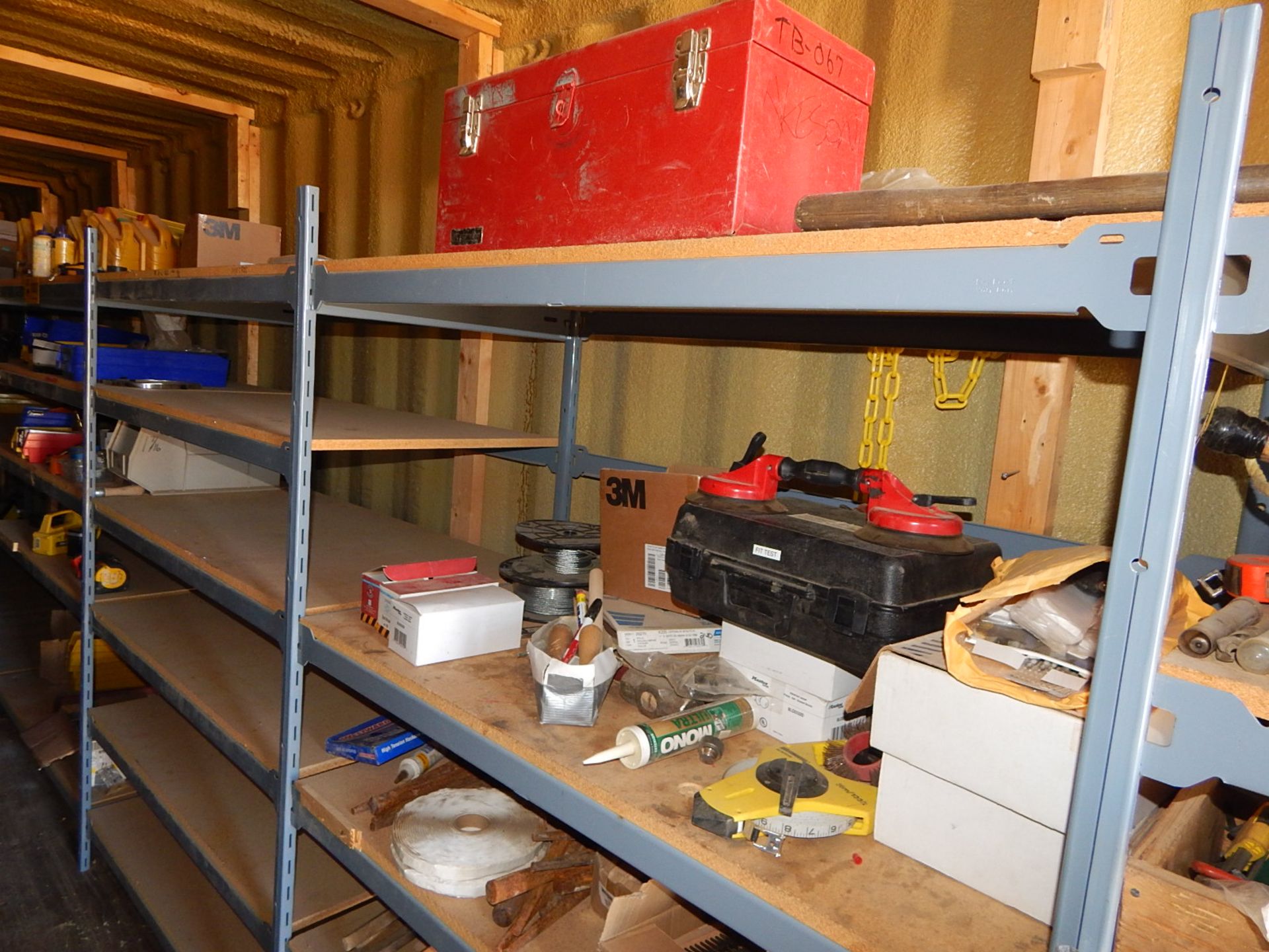 LOT/ CONTENTS OF (2) SECTIONS CONSISTING OF HAND TOOLS, PUNCHES, SCREWDRIVERS, AND WIRE ROPE (SC - Image 4 of 5