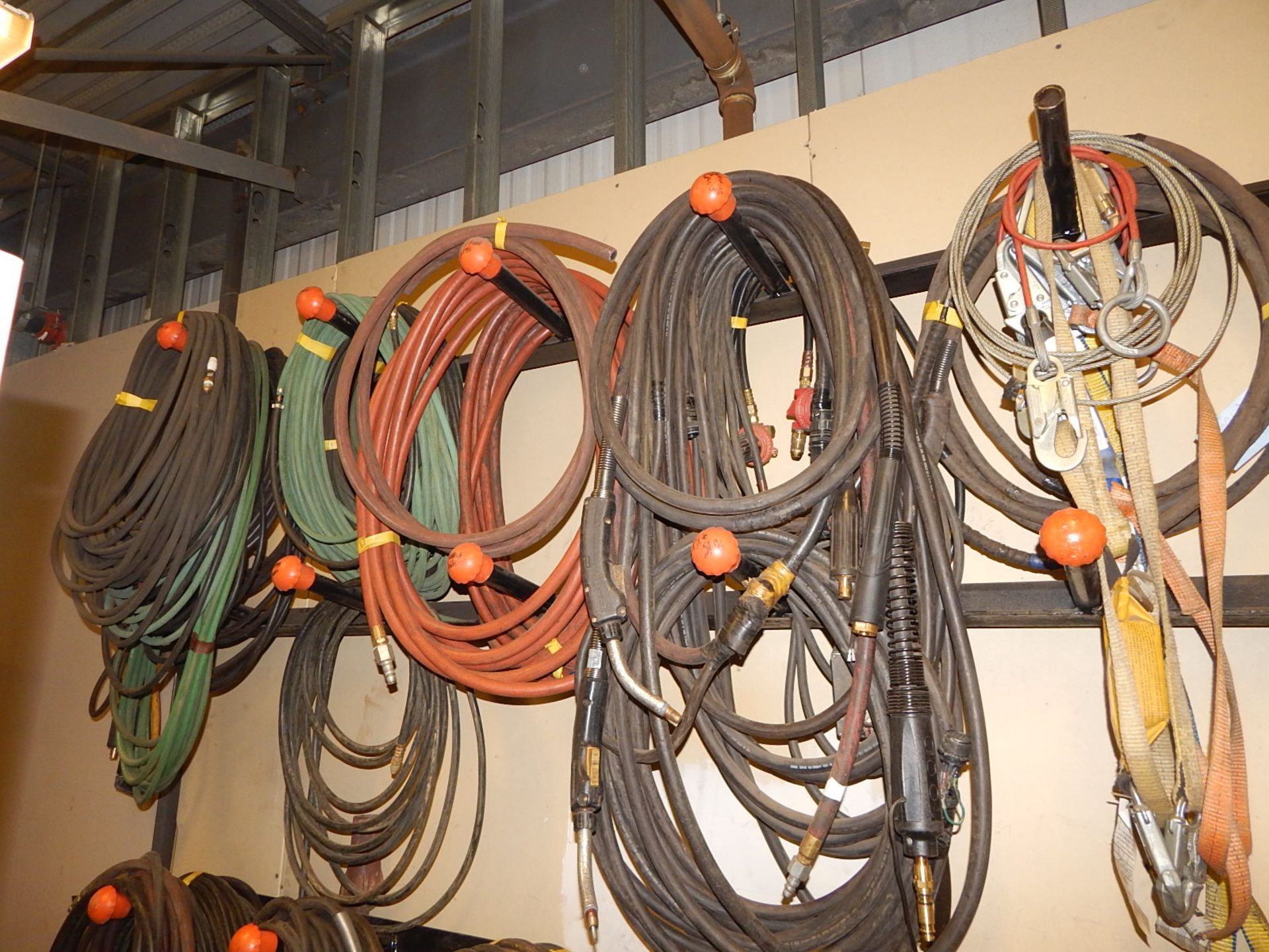 LOT/ WELDING WHIPS AND HOSES - Image 4 of 4