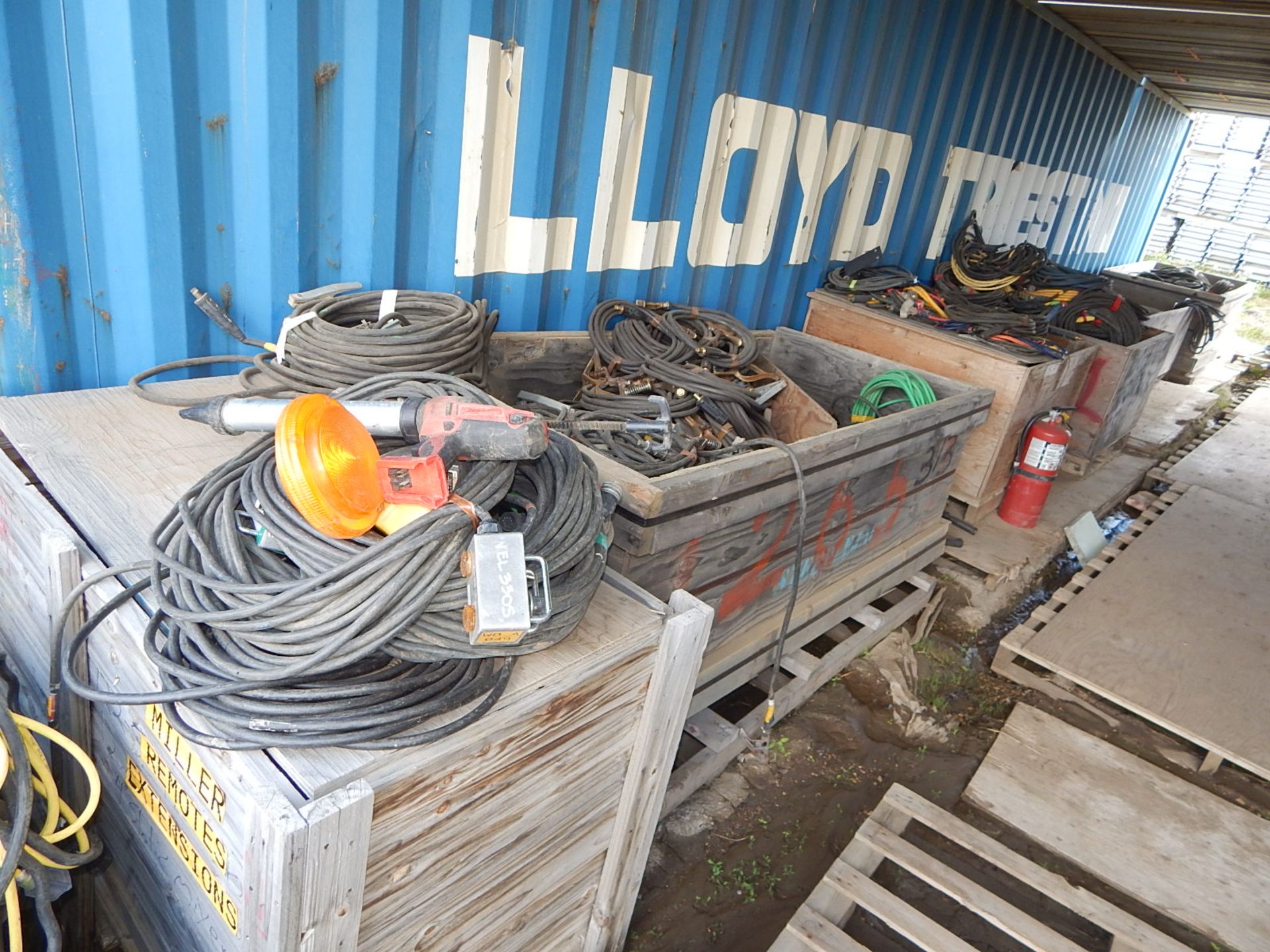 LOT/ (6) PALLETS OF EXTENSION CORDS - Image 2 of 8