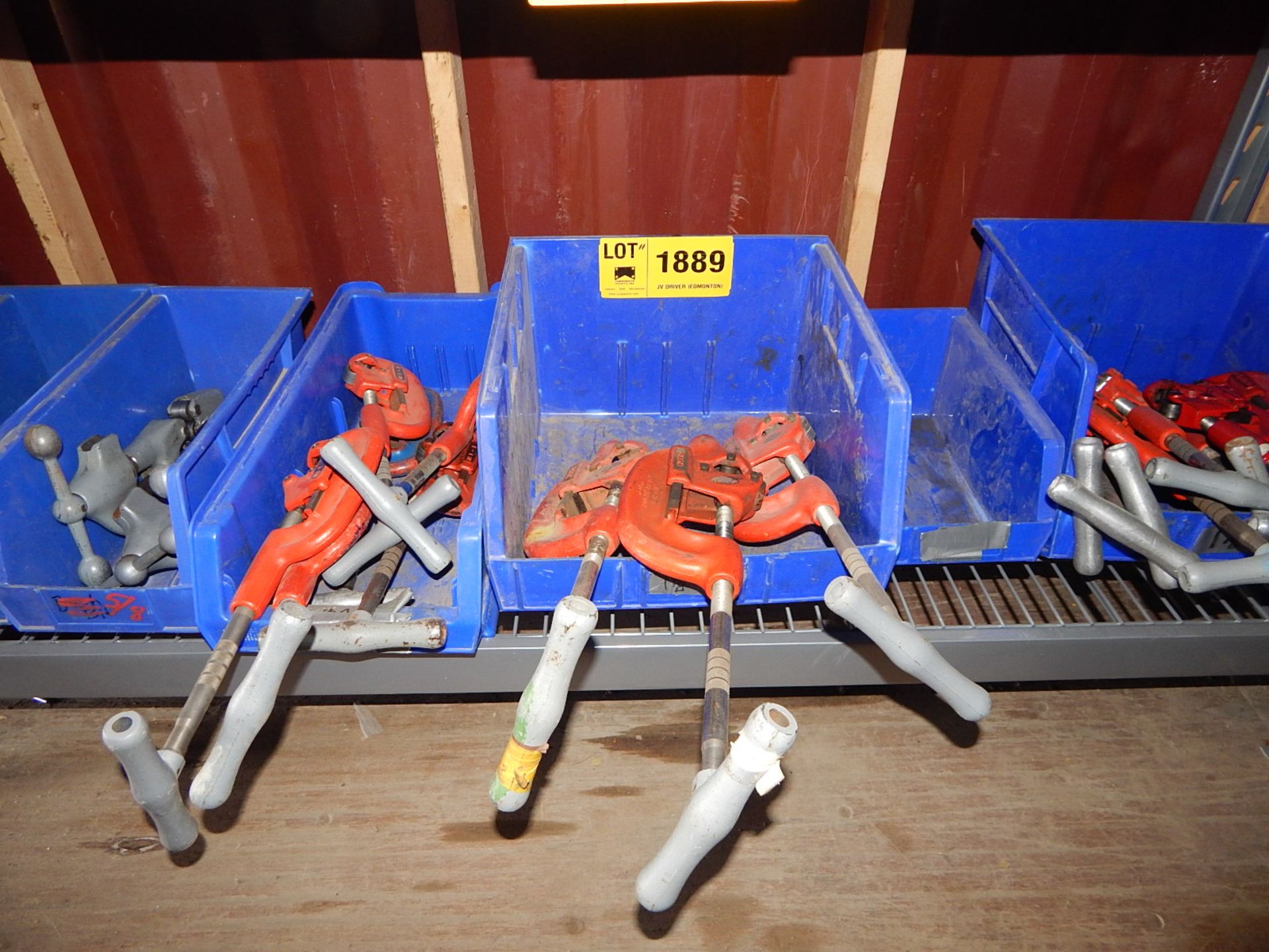 LOT/ RIDGID PIPE CUTTERS (SC 230)