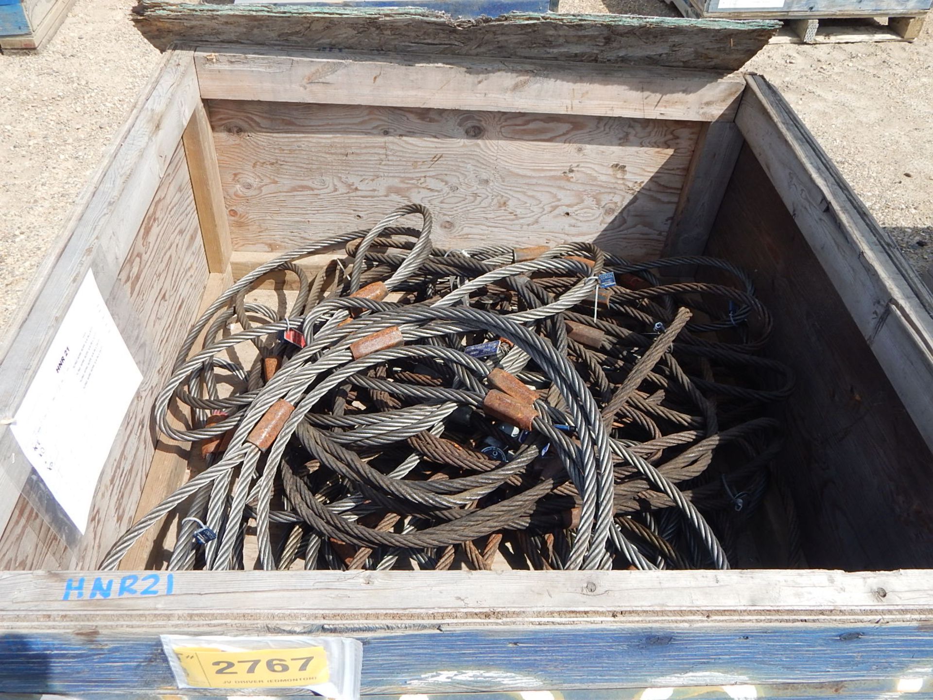 LOT/ CONTENTS OF CRATE CONSISTING OF WIRE ROPE