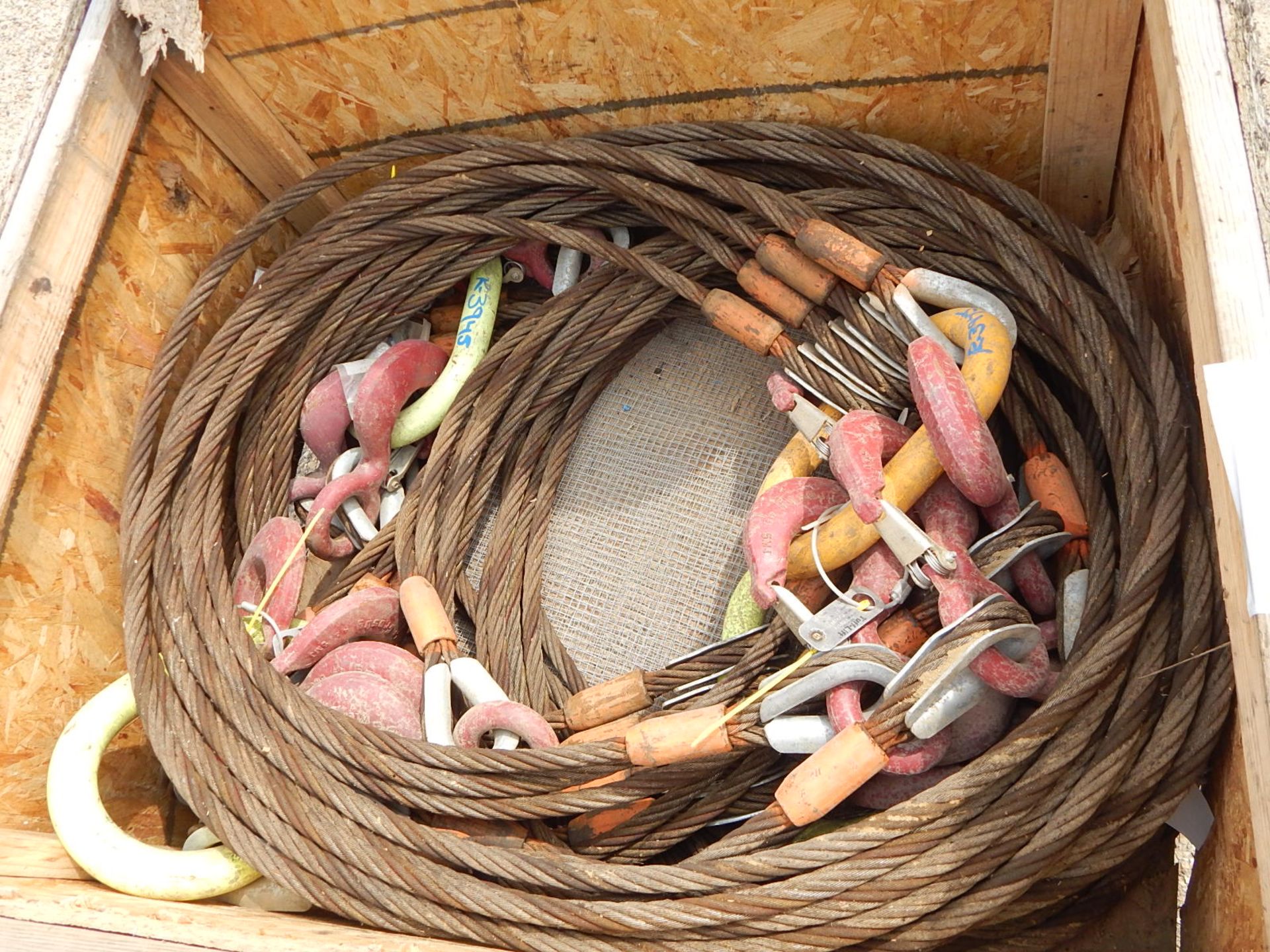 LOT/ CONTENTS OF CRATE CONSISTING OF MULTI-LEG BRIDLE SLINGS - Image 2 of 2