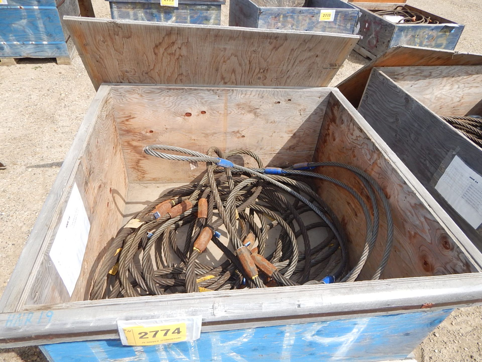 LOT/ CONTENTS OF CRATE CONSISTING OF WIRE ROPE LIFTING SLINGS