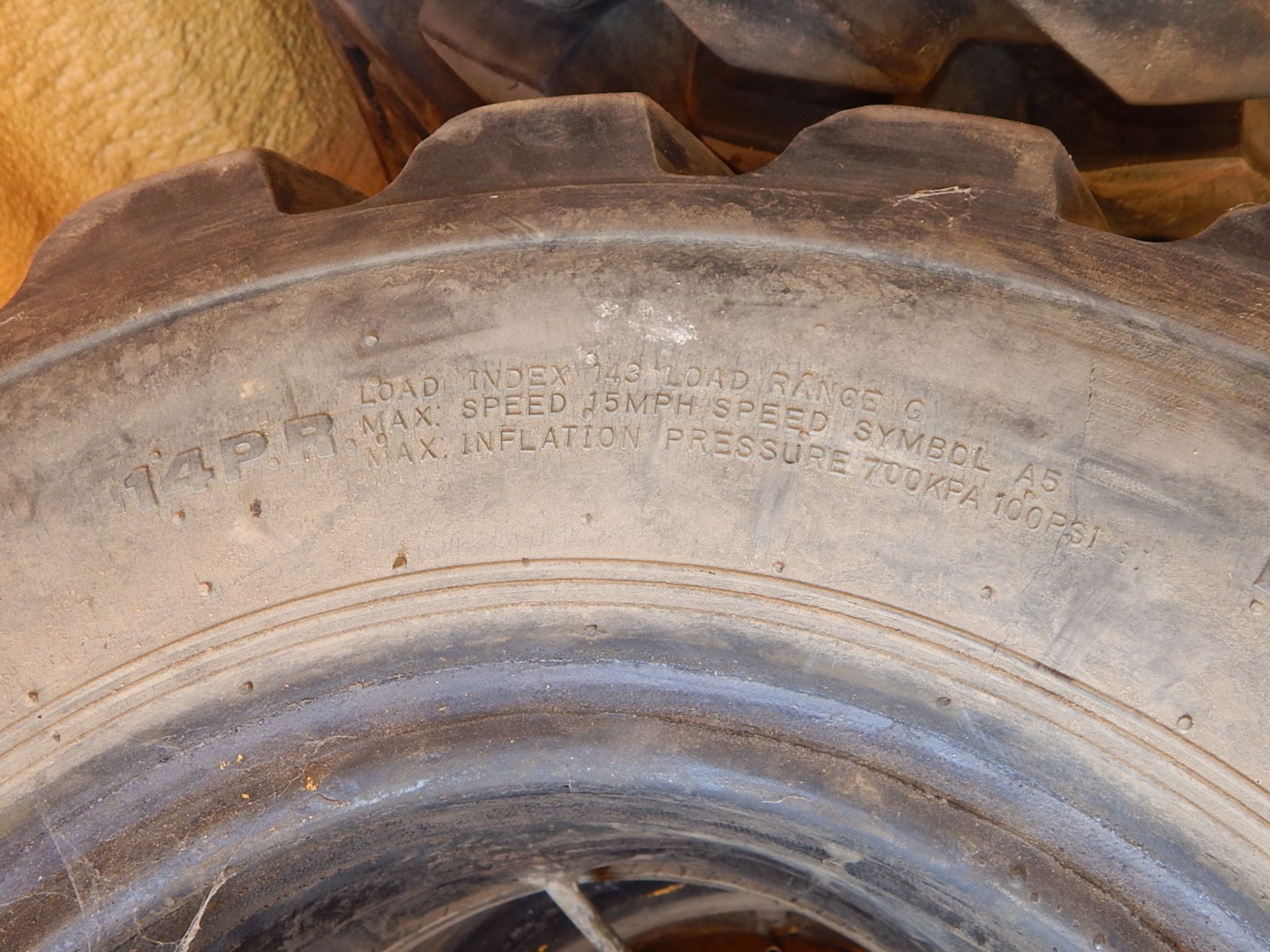LOT/ 27X10-12 TIRES (SC 446) - Image 3 of 4