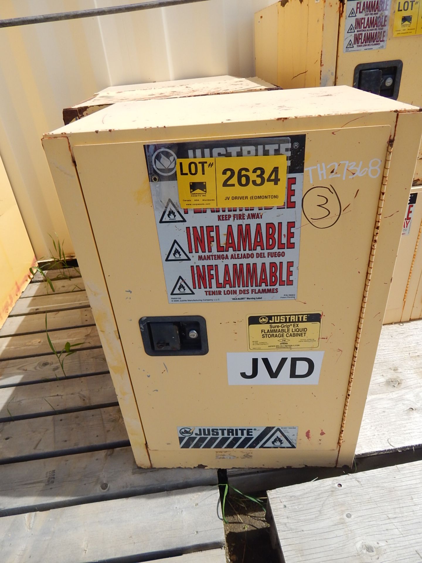 LOT/ (3) JUSTRITE FLAMMABLE STORAGE CABINET