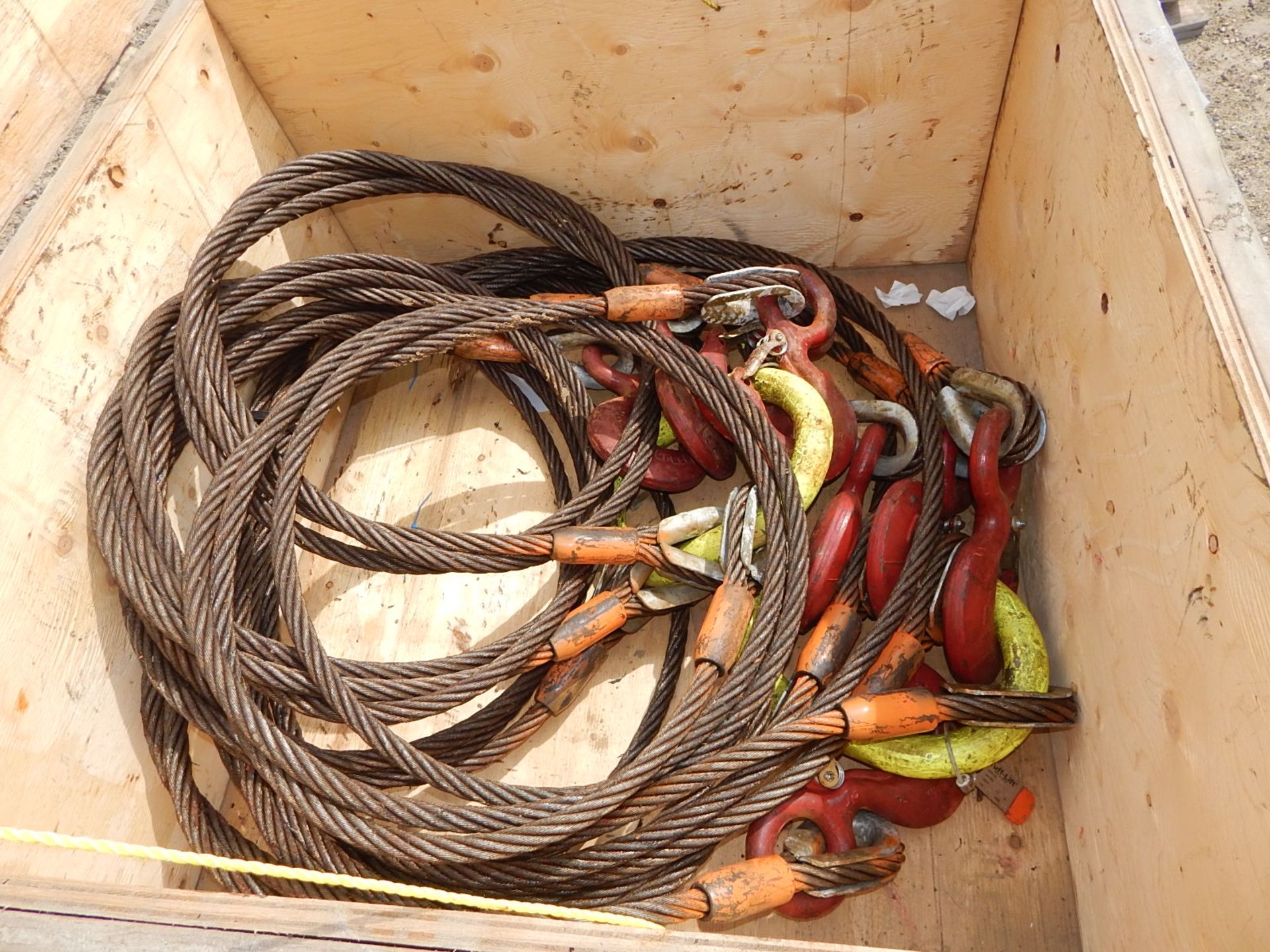 LOT/ CONTENTS OF CRATE CONSISTING OF WIRE ROPE LIFTING SLINGS - Image 2 of 2