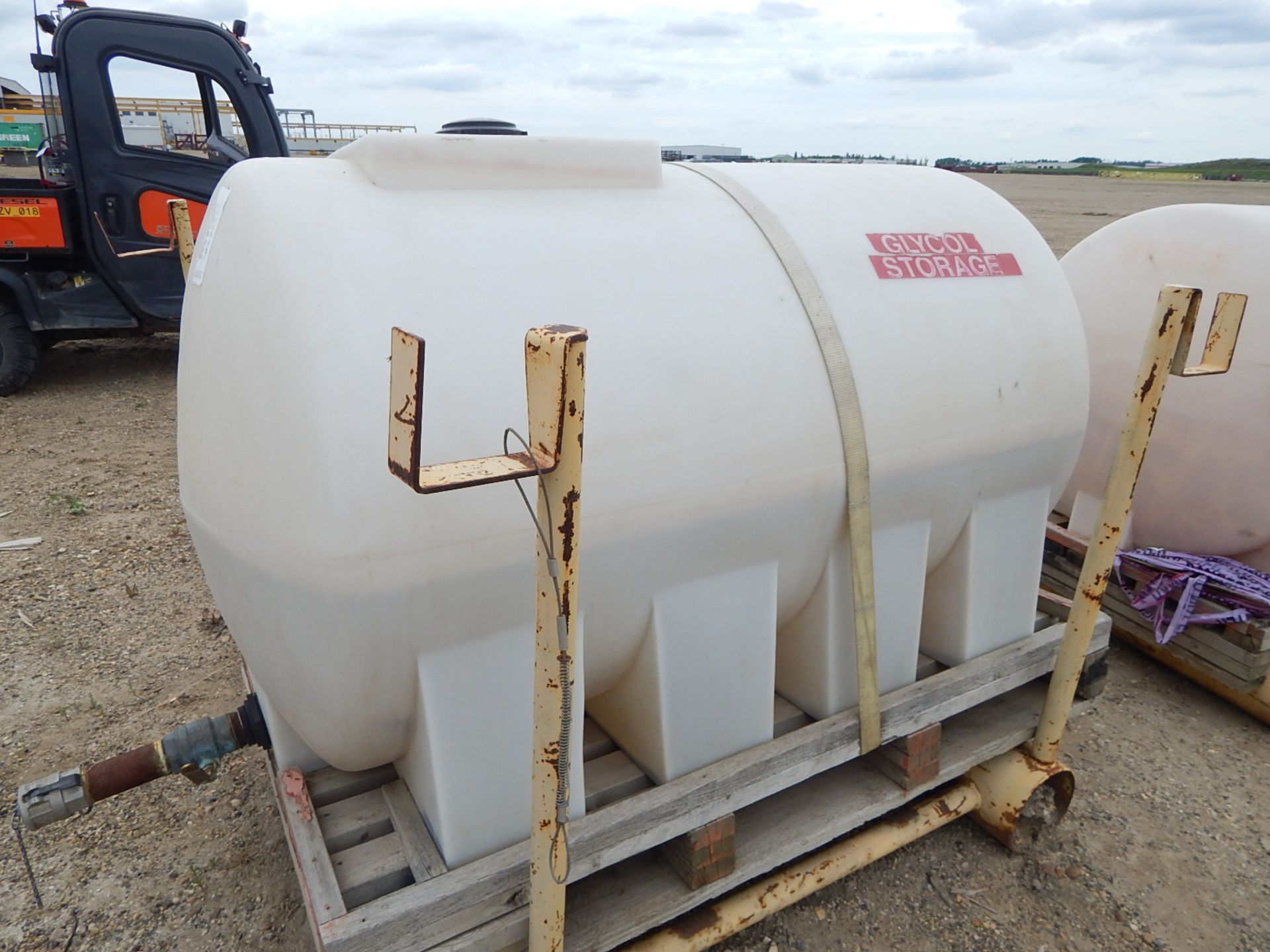 LIQUID STORAGE TANK WITH APPROX. 300GALLON CAPACITY, S/N: N/A - Image 2 of 2