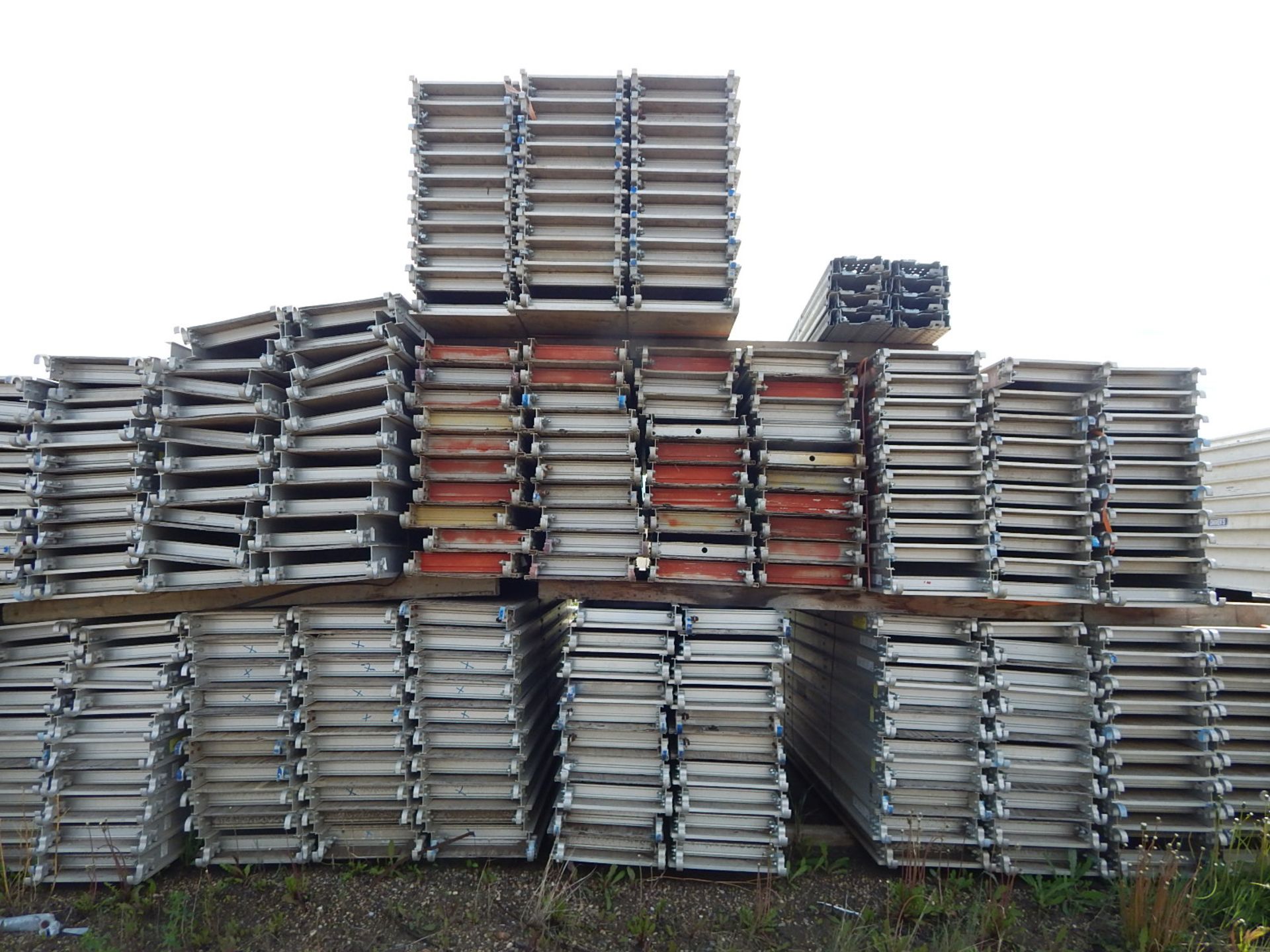 LOT/ (50) PIECES OF 10' HEAVY DUTY ALUMINUM PLYWOOD DECK (CI) - Image 3 of 4