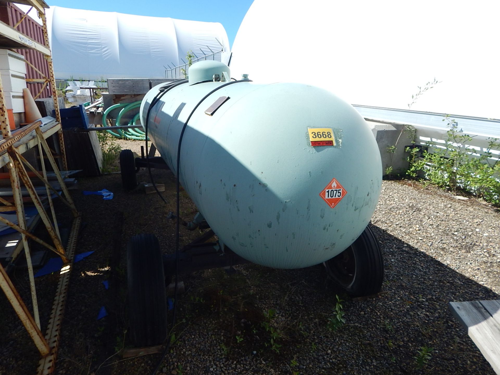 SUPERIOR TOWABLE LARGE CAPACITY PROPANE STORAGE TANK, S/N: N/A (CI)