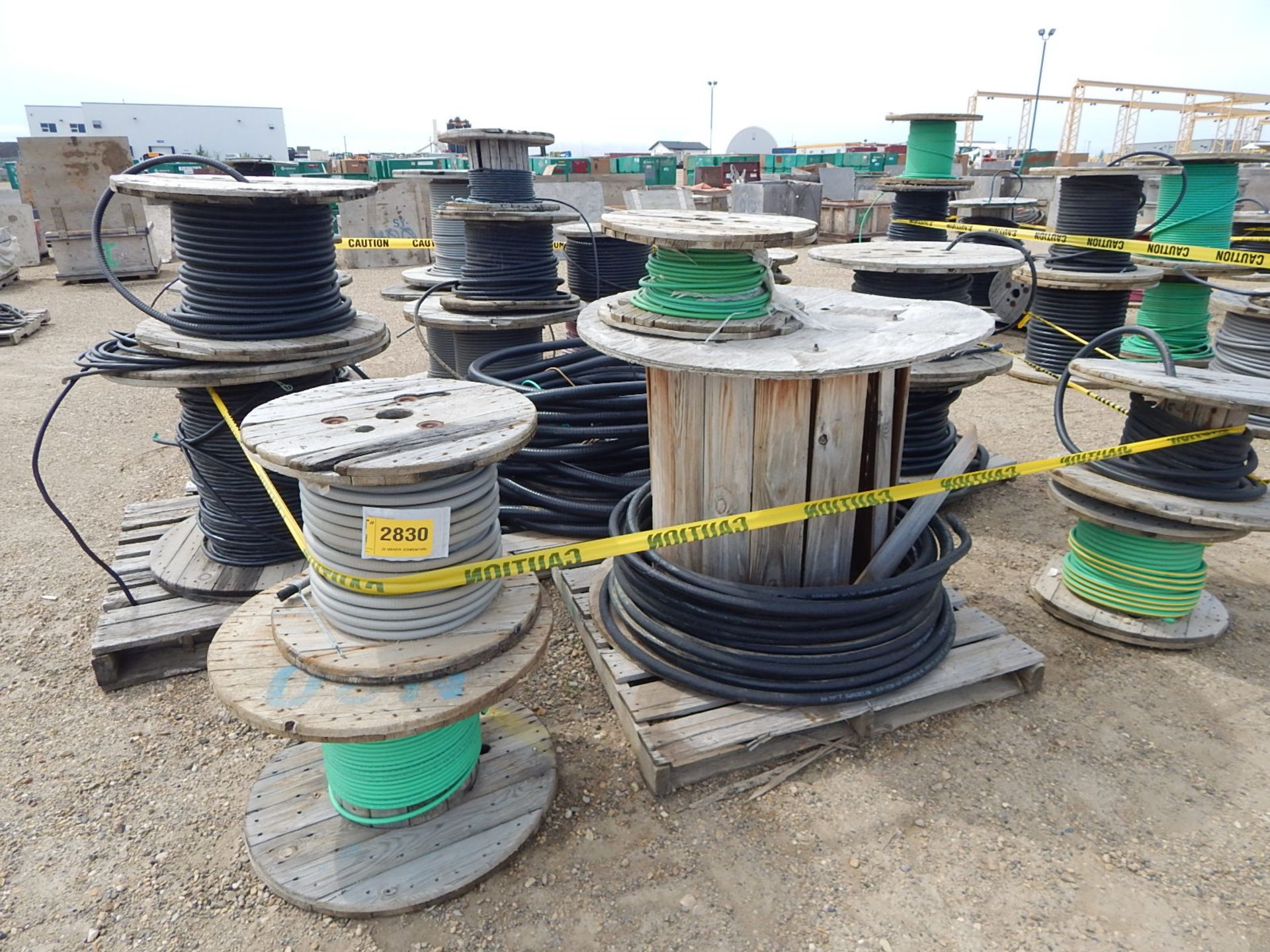 LOT/ REELS OF ASSORTED ELECTRICAL CABLE