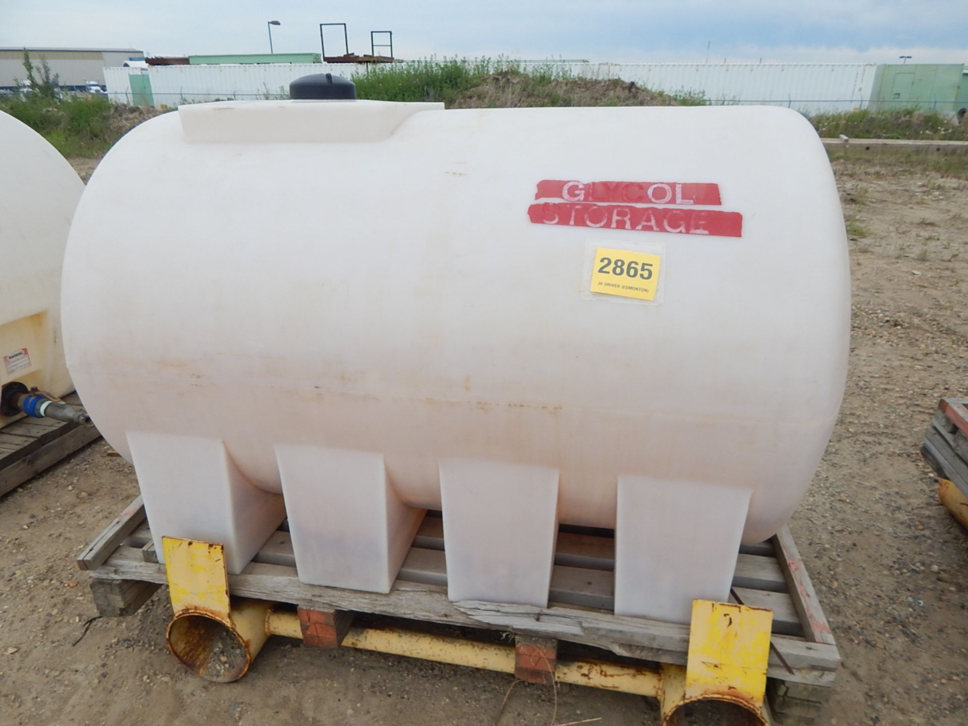 LIQUID STORAGE TANK WITH APPROX. 300GALLON CAPACITY, S/N: N/A