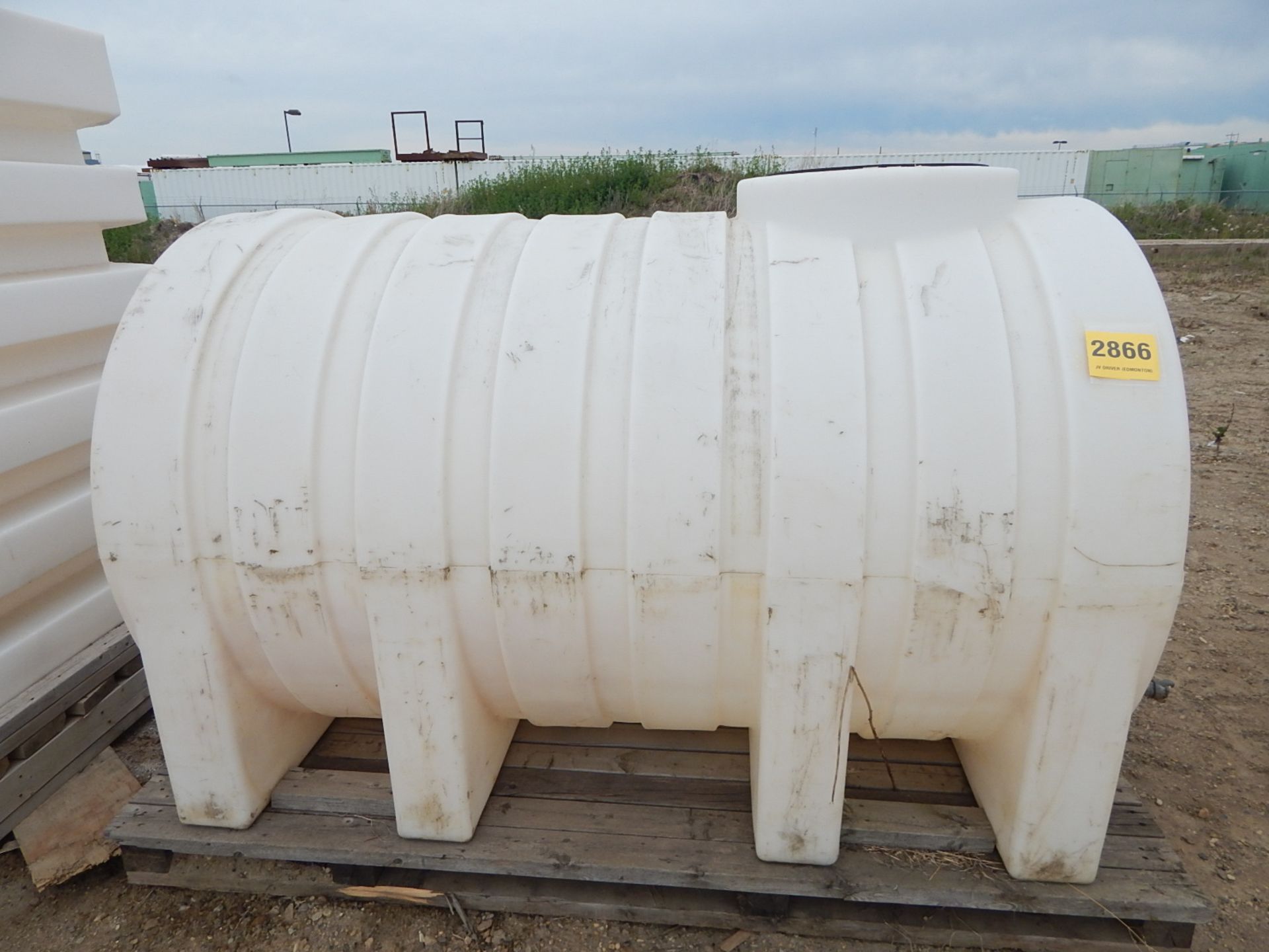 LIQUID STORAGE TANK WITH APPROX. 500GALLON CAPACITY, S/N: N/A