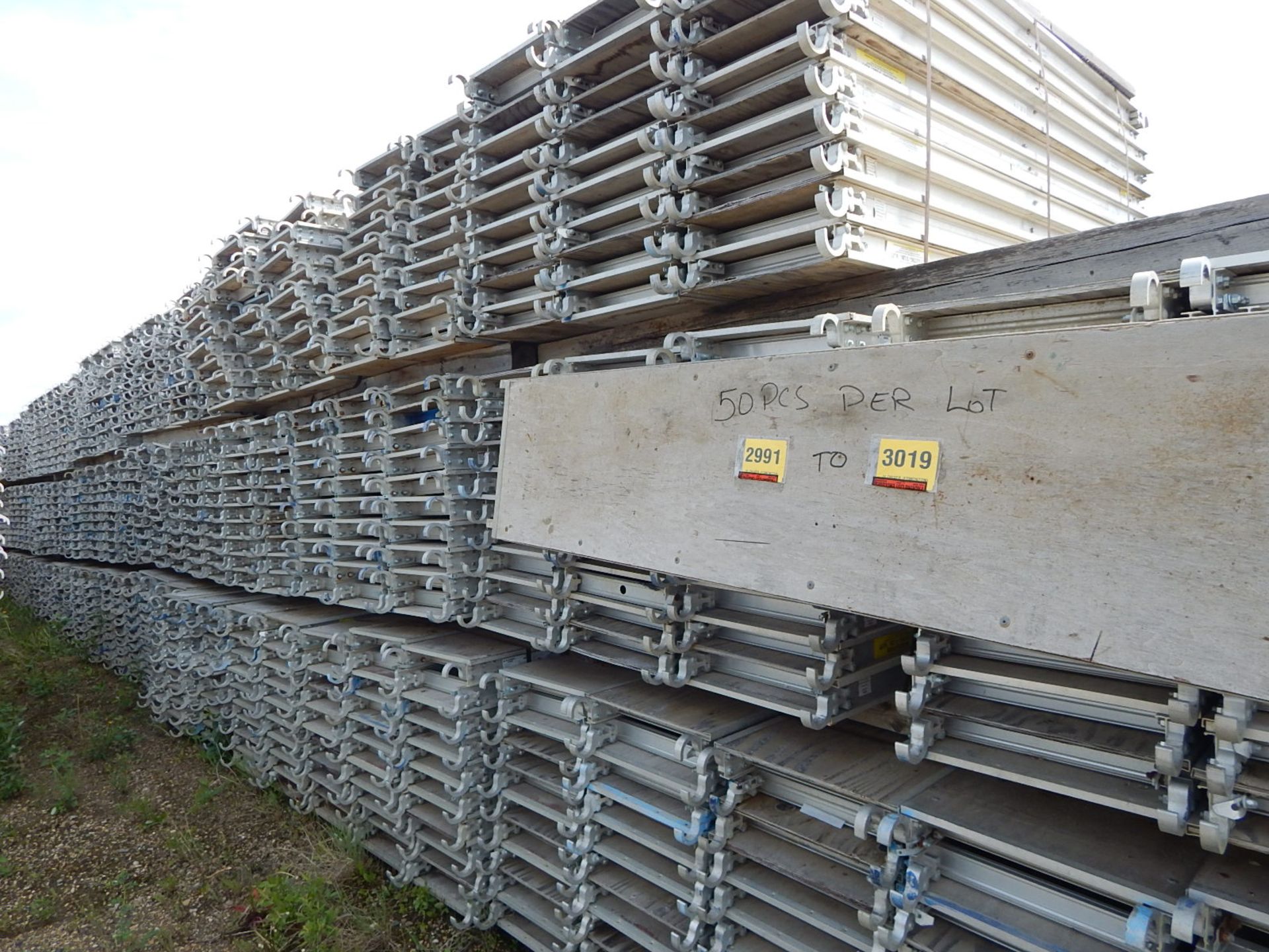 LOT/ (50) PIECES OF 10' HEAVY DUTY ALUMINUM PLYWOOD DECK (CI) - Image 3 of 3