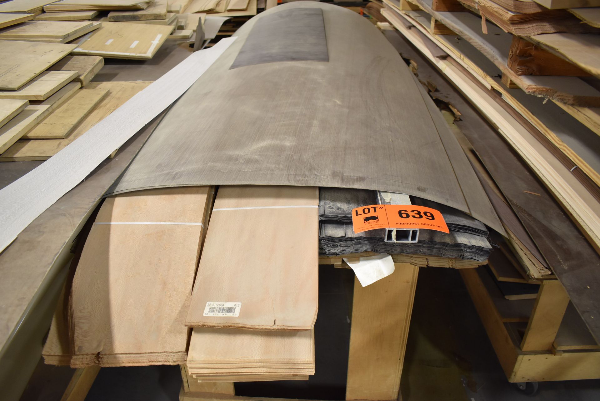 LOT/ SKID OF VENEER VARIOUS TYPES & SIZES (TABLE NOT INCLUDED)