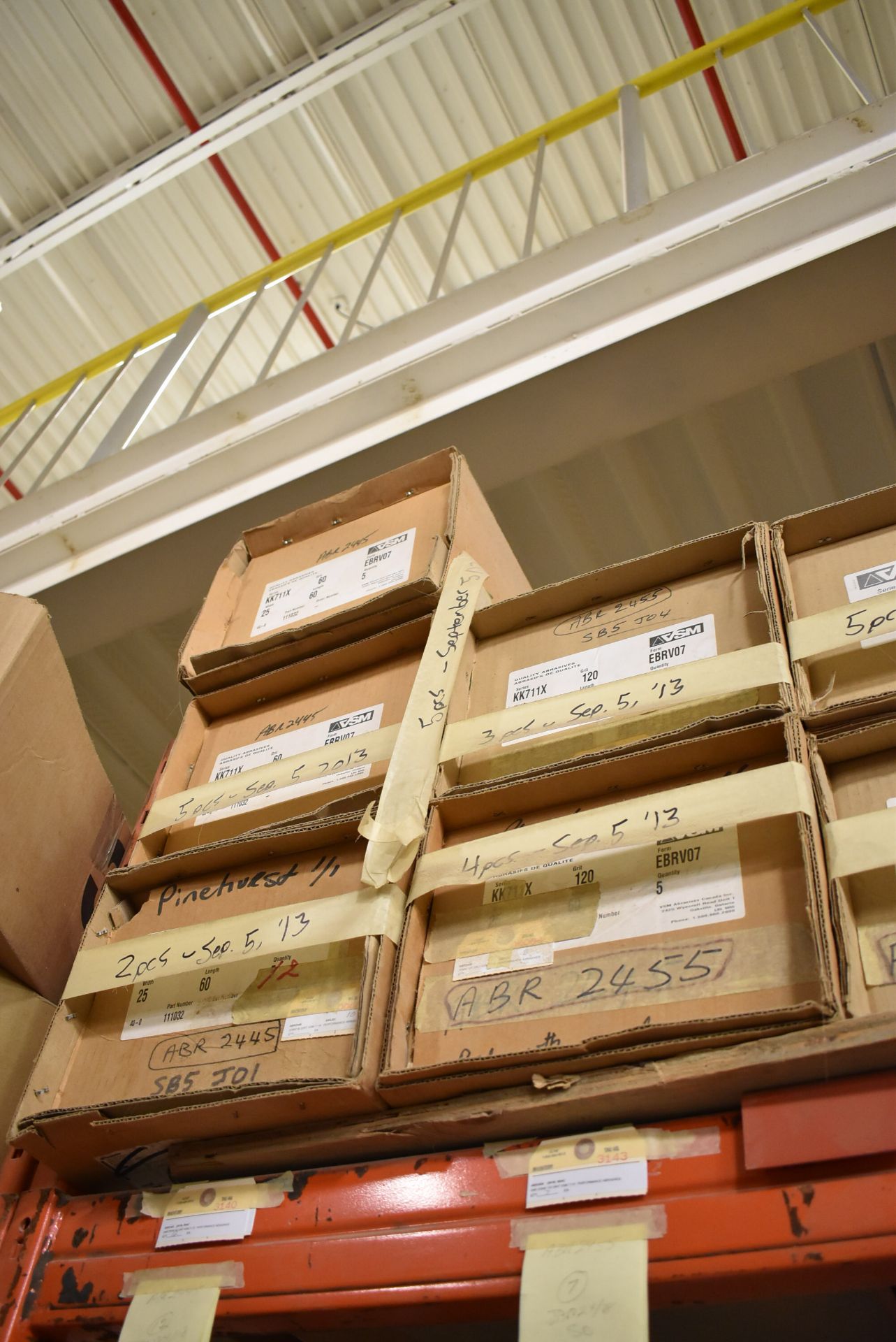 LOT/ CONTENTS OF SHELF - SANDING BELTS - Image 5 of 5