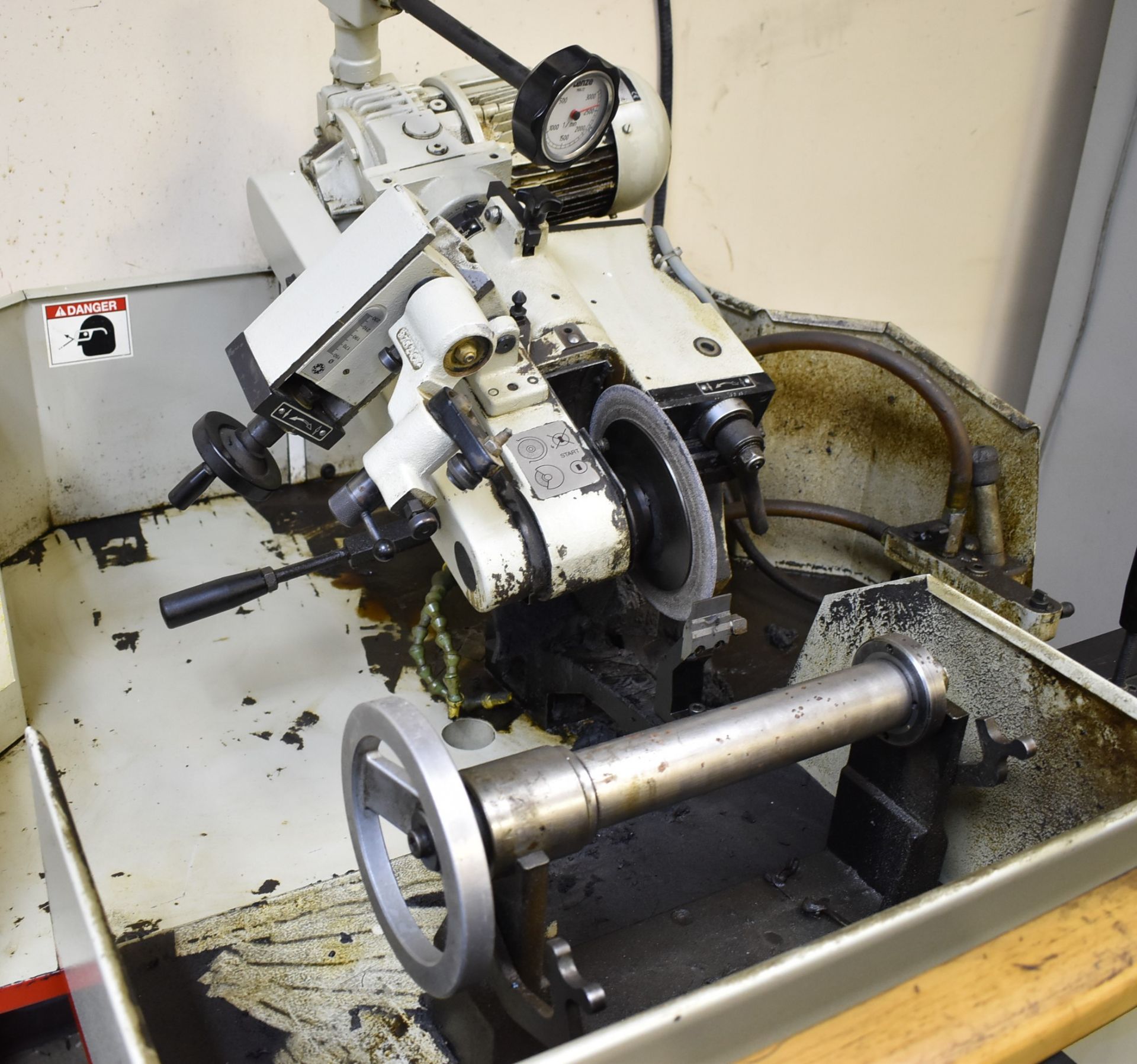 WEINIG R934 RONDAMAT PROFILE KNIFE GRINDER WITH 6" TO 8" WHEEL DIAMETER, SPEEDS TO 3000 RPM, 1.5 HP, - Image 3 of 4