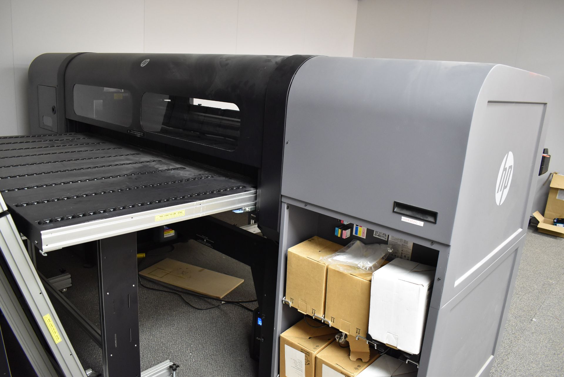 HP (2017) SCITEX FB550/750 64" INDUSTRIAL FLATBED UV PRINTER WITH 2.5" MAX. MEDIA THICKNESS, 38. - Image 2 of 3