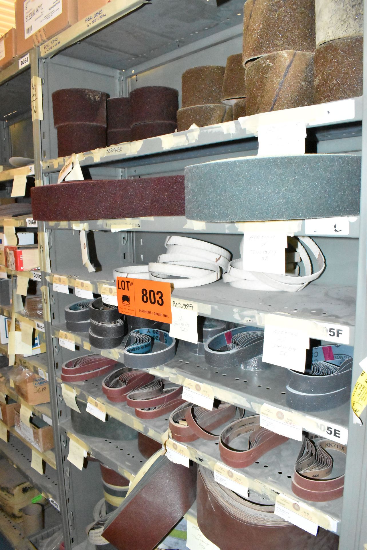 LOT/ CONTENTS OF SHELVES - INCLUDING SANDING BELTS