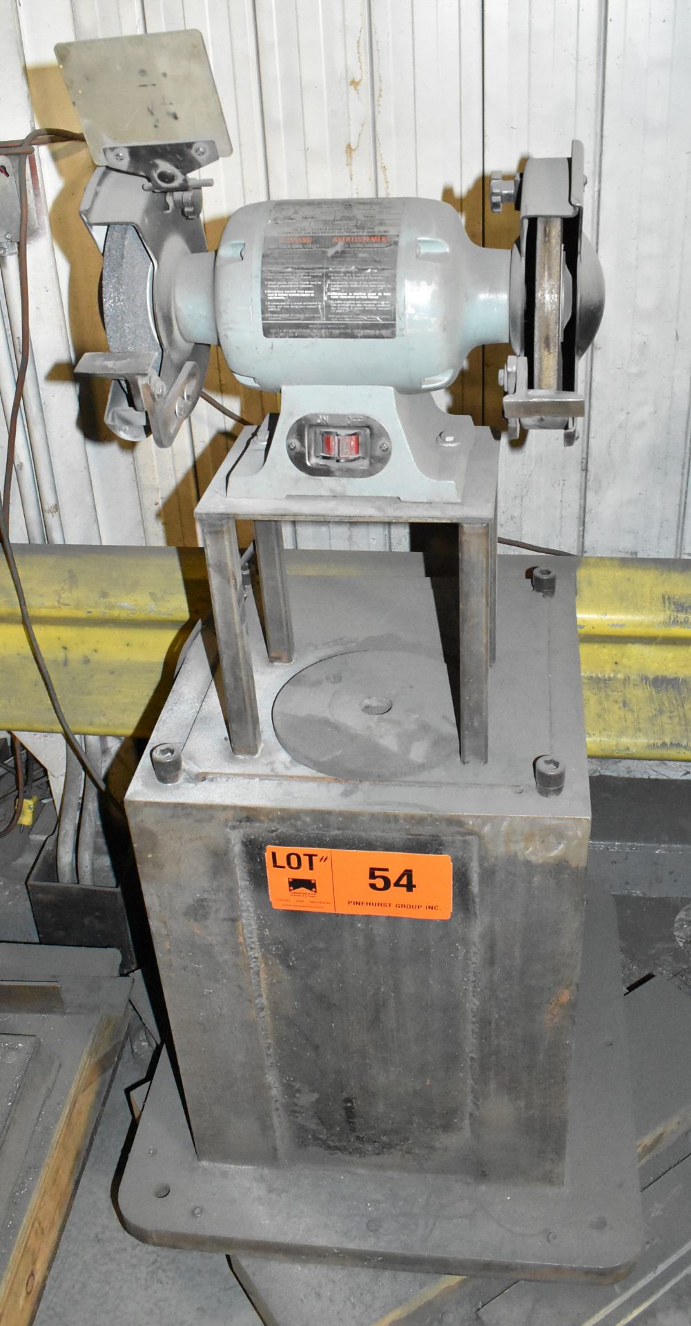 DELTA 8" DOUBLE END PEDESTAL GRINDER WITH ½ HP