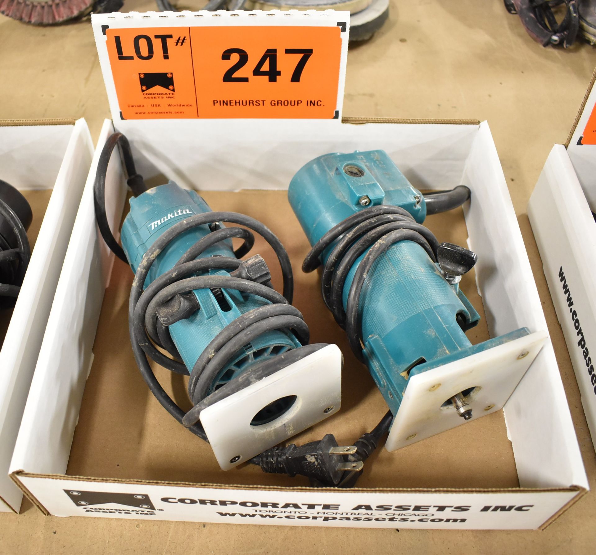 LOT/ (2) MAKITA 3709 1/4" ELECTRIC LAMINATE TRIMMERS