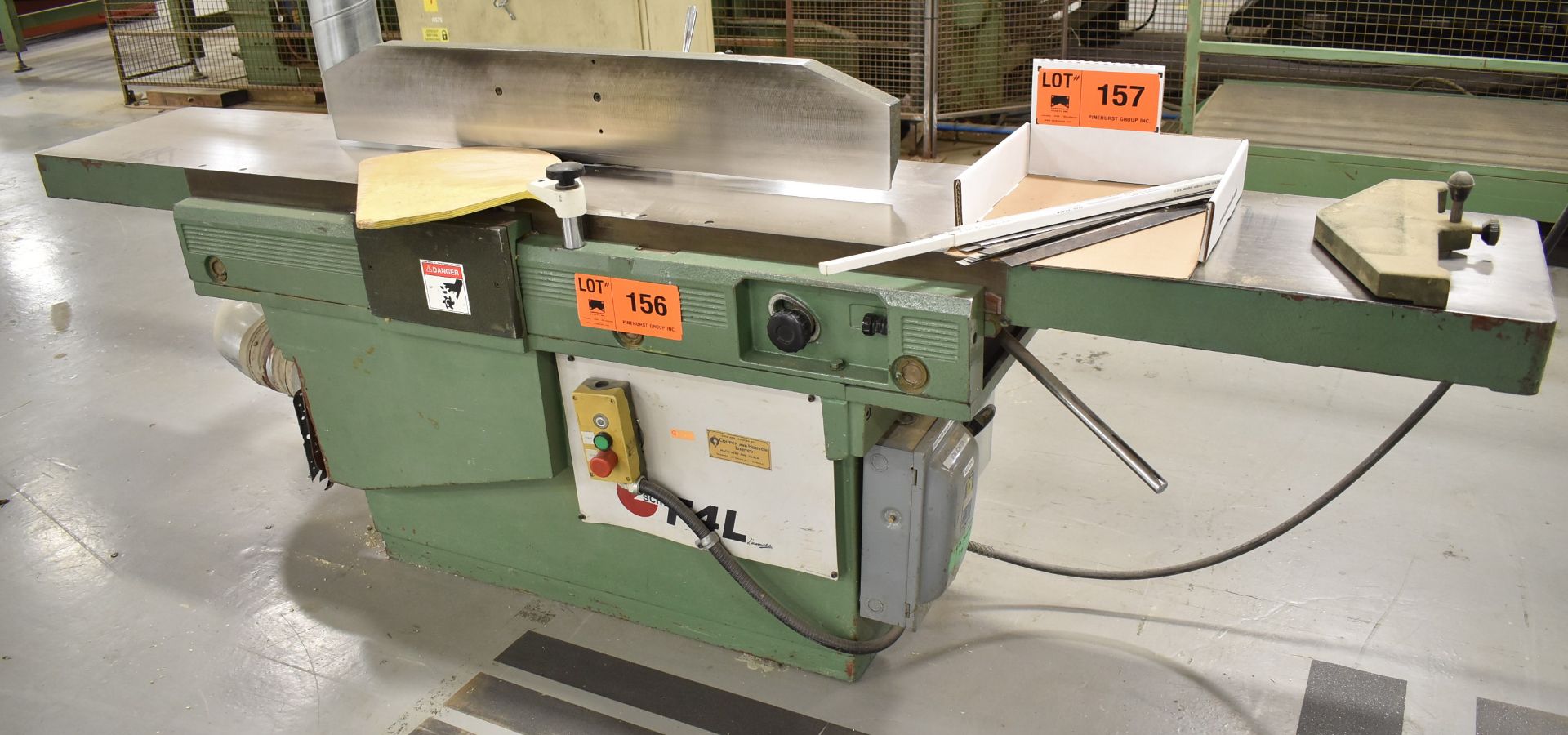 SCM T4L HORIZONTAL JOINTER/PLANER, S/N: N/A (CI) [RIGGING FEES FOR LOT #156 - $125 USD PLUS