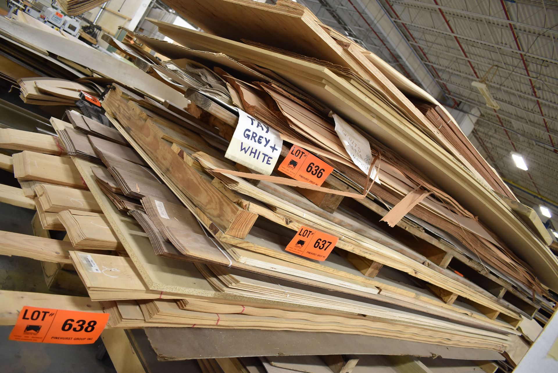 LOT/ SKID OF VENEER VARIOUS TYPES & SIZES (TABLE NOT INCLUDED)