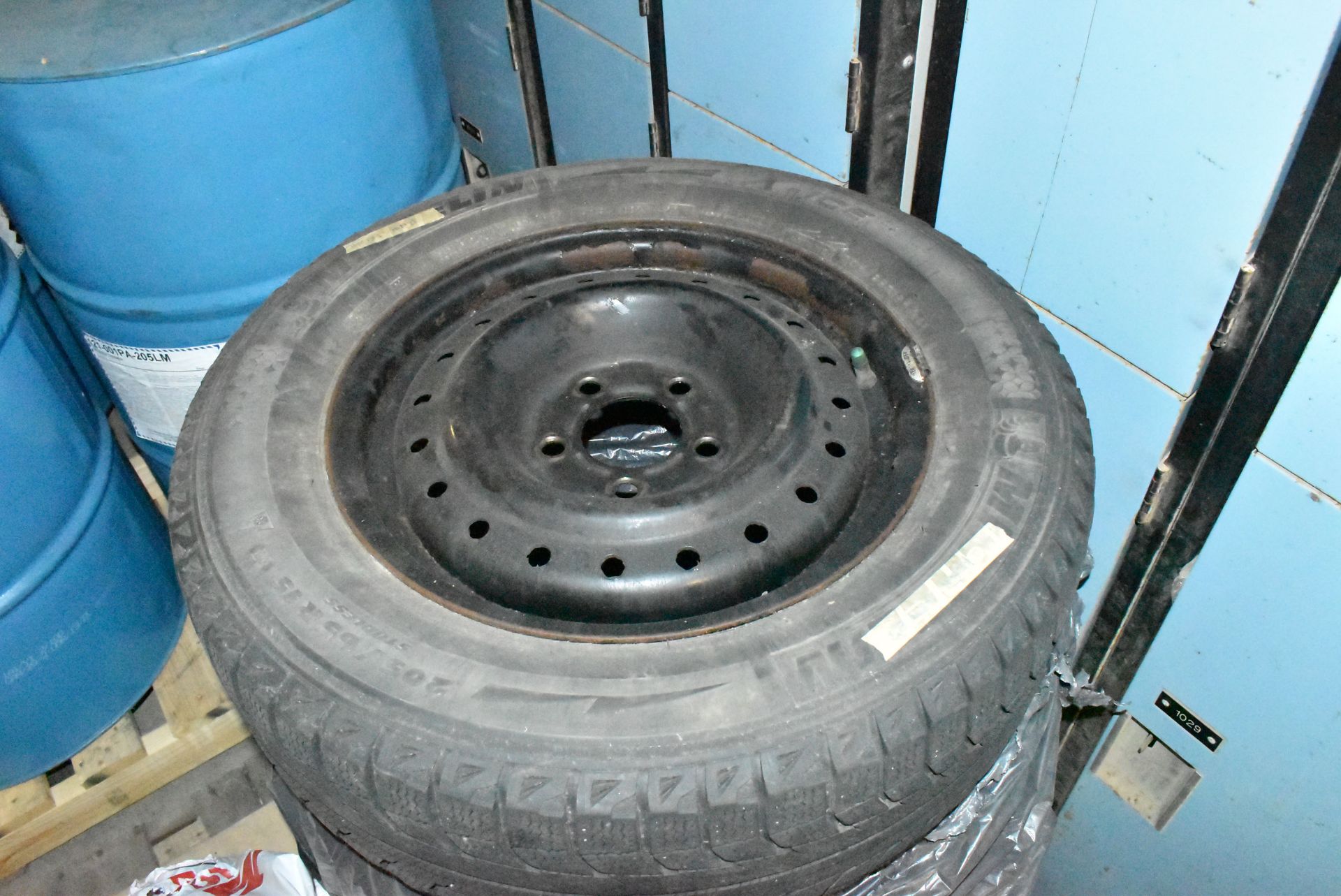 SET OF WINTER TIRES WITH STEEL RIMS - Image 2 of 3