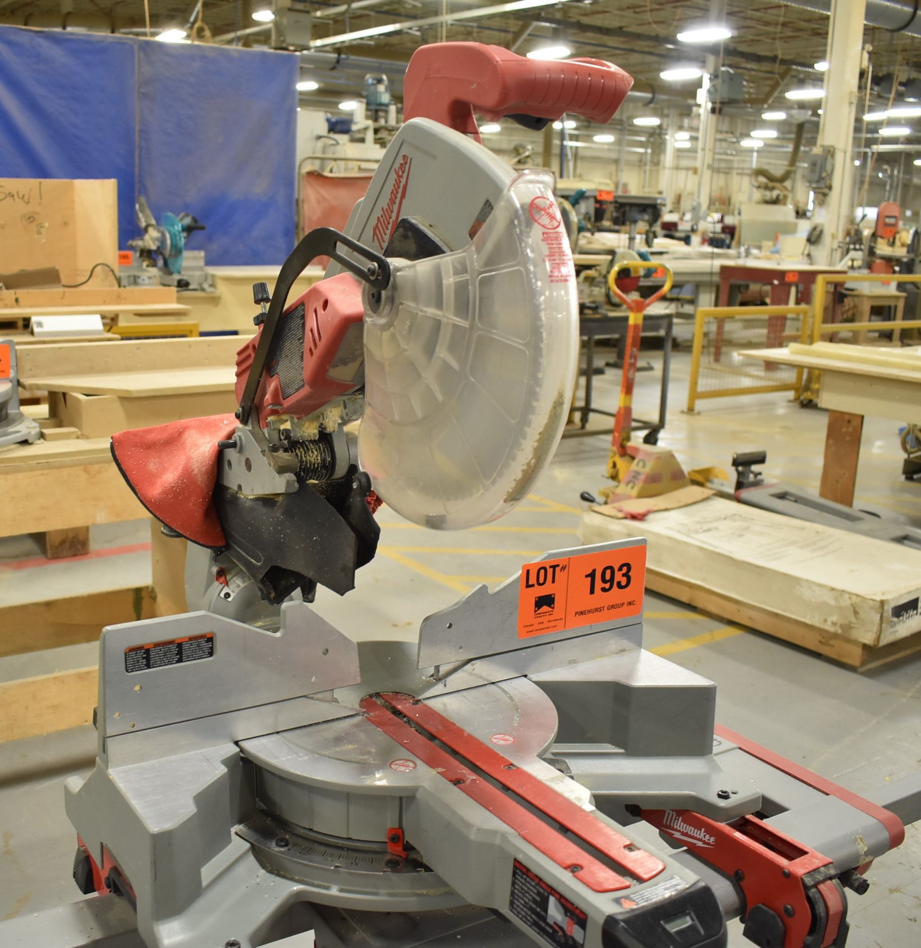 MILWAUKEE 12" SLIDING COMPOUND MITRE SAW WITH STAND - Image 3 of 3