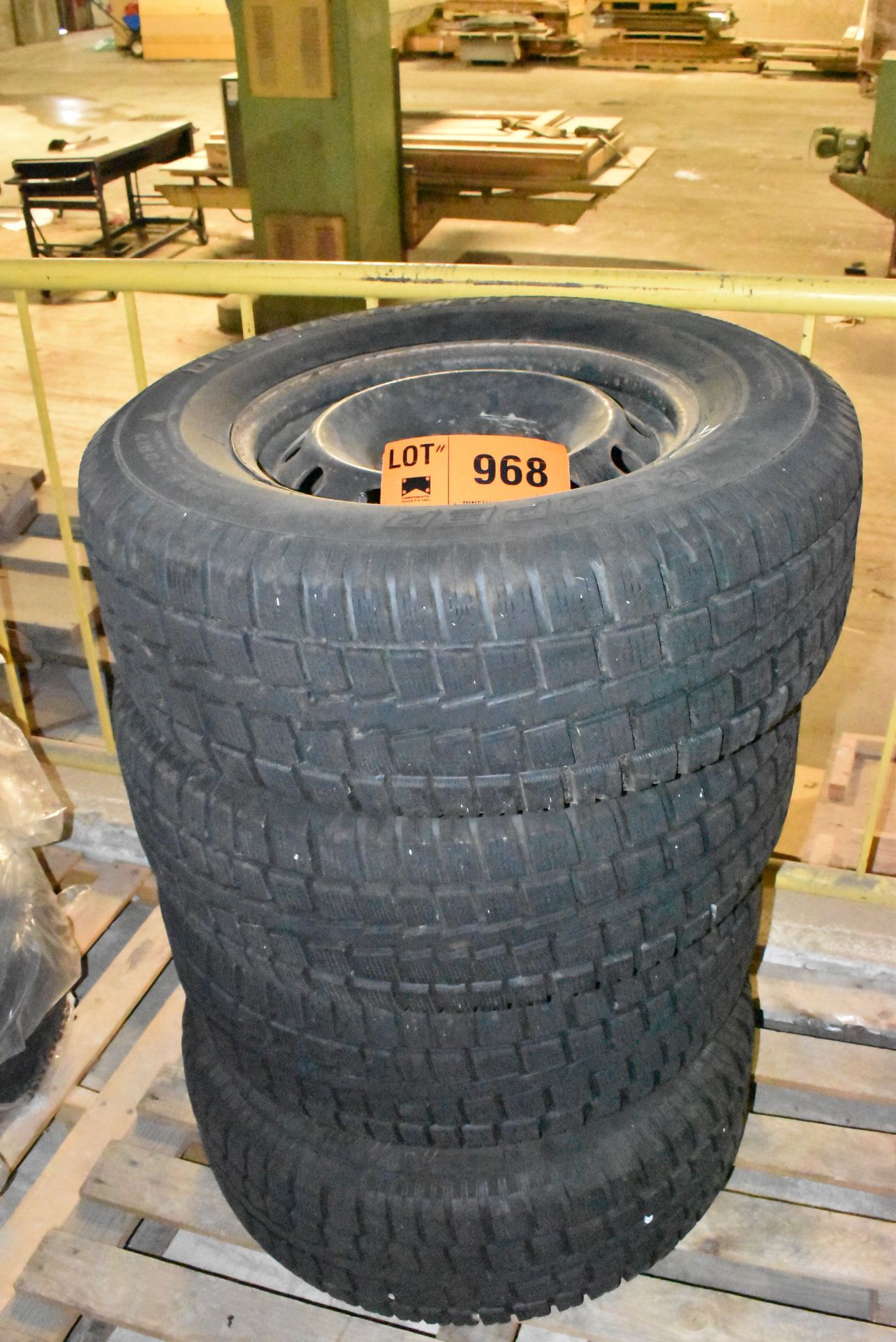 SET OF WINTER TIRES WITH STEEL RIMS