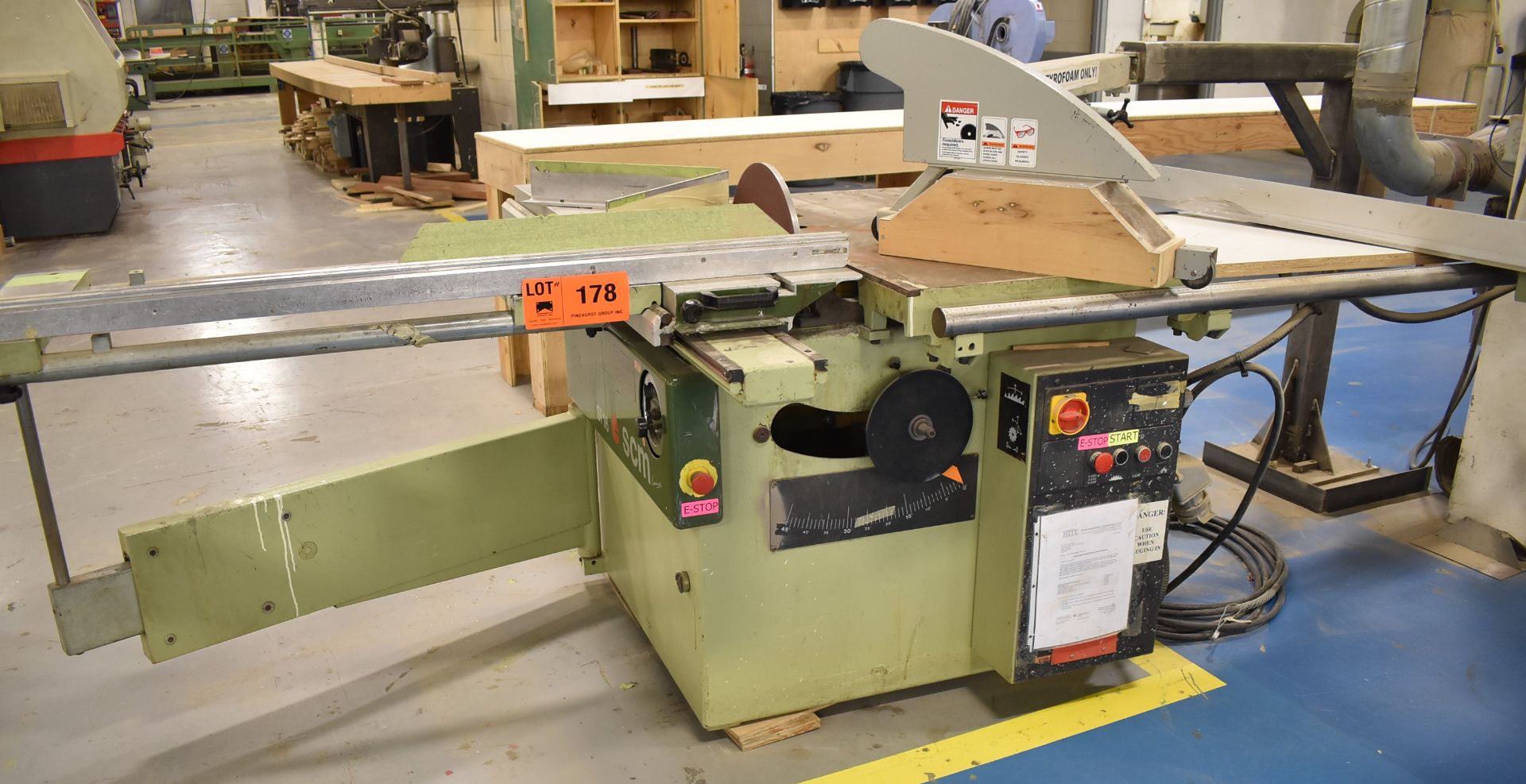 SCM S116 14" DISC SANDER WITH 45"X32" TABLE, 45 DEG. MAX. DISC ANGLE, SLIDING TABLE ATTACHMENT,