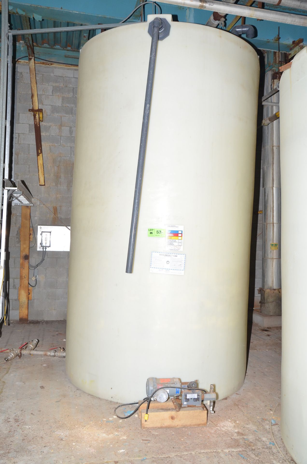 LOT/ 4000 GAL CAPACITY COMPOSITE TANK WITH PUMP, S/N N/A [RIGGING FEES FOR LOT #532 - $TBD USD