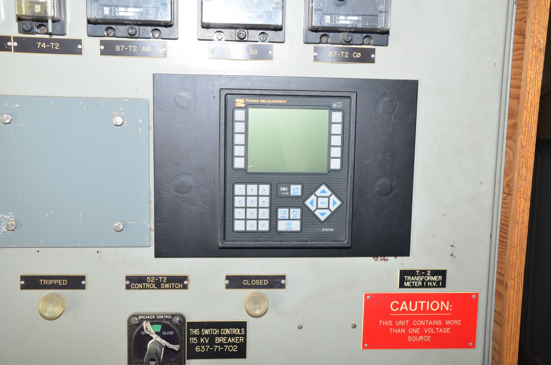 SIEMENS 3-BANK SWITCHGEAR UNIT, S/N: N/A [RIGGING FEES FOR LOT #326 - $425 USD PLUS APPLICABLE - Image 3 of 4