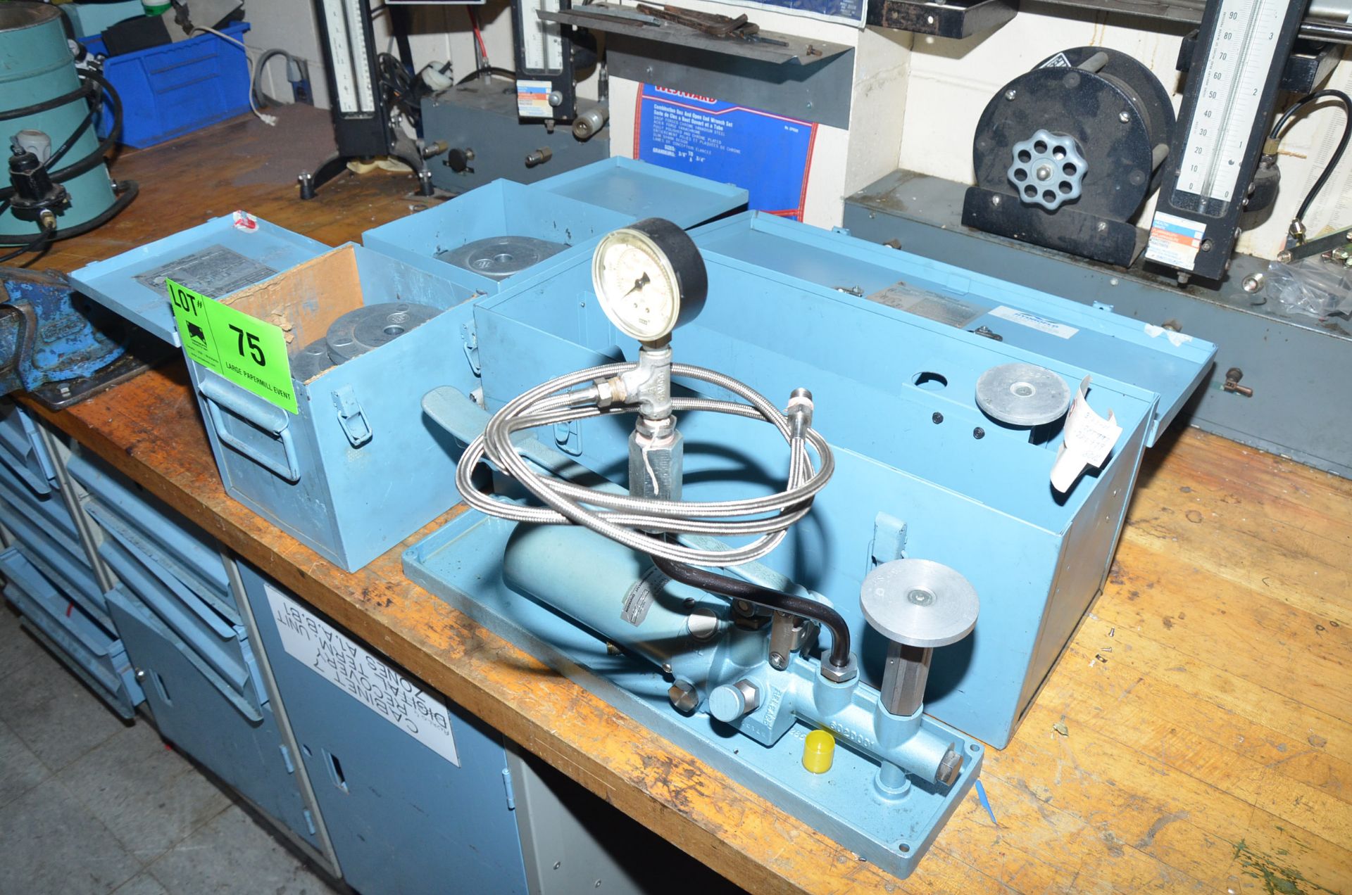 DRESSER TYPE 1305 ASHCROFT PORTABLE DEAD-WEIGHT TESTER WITH 10,000PSI CAPACITY, S/N: M5081 [ - Image 2 of 3