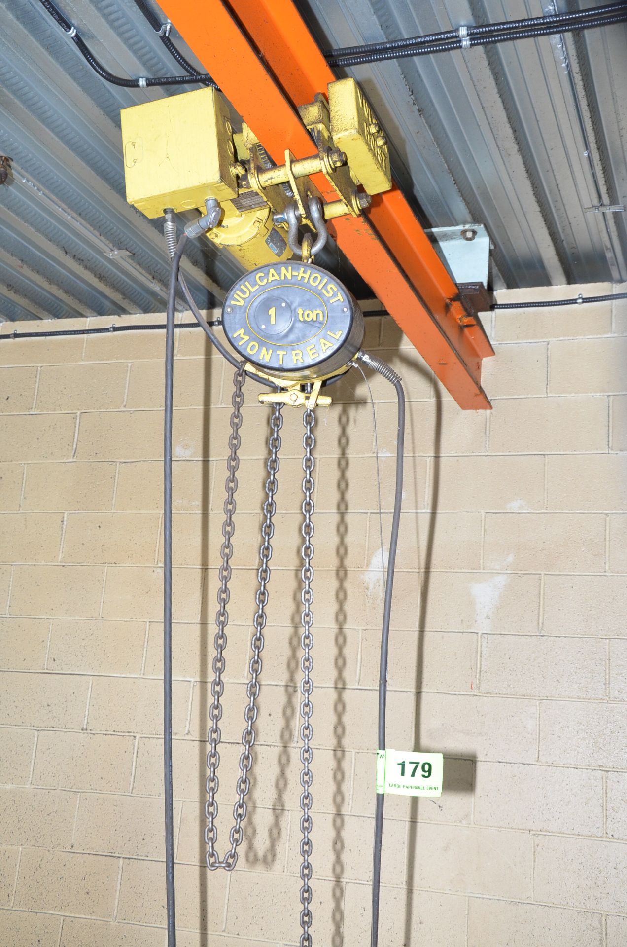 LOT/ VULCAN 1TON CAPACITY ELECTRIC CHAIN HOIST WITH POWERED TROLLEY AND BEAM [RIGGING FEES FOR