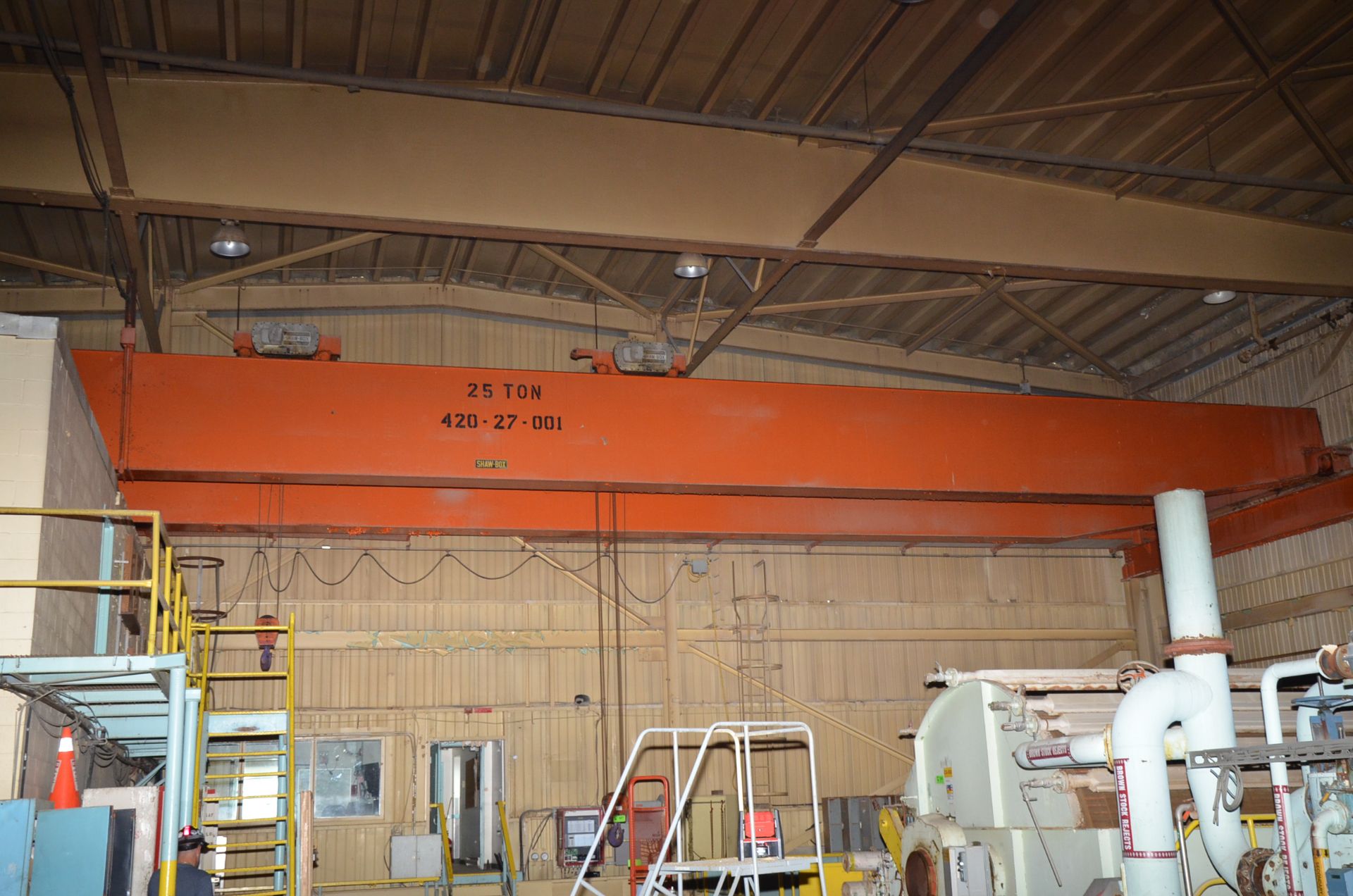 SHAWBOX 25TON CAPACITY TOP-RUNNING DOUBLE-GIRDER, DOUBLE HOIST OVERHEAD BRIDGE CRANE SYSTEM WITH 85' - Image 3 of 5