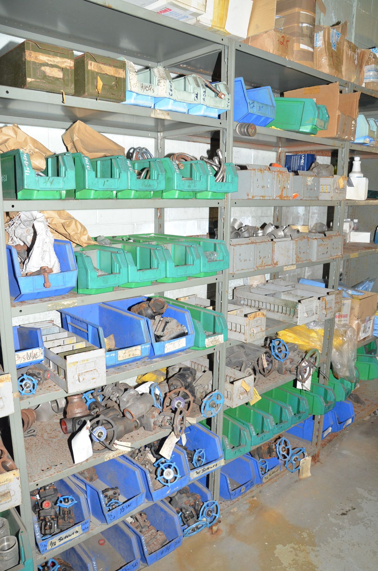 LOT/ (13) SECTIONS OF METAL SHELVING WITH STAINLESS STEEL AND BLACK PLUMBING FITTINGS [RIGGING - Image 9 of 12