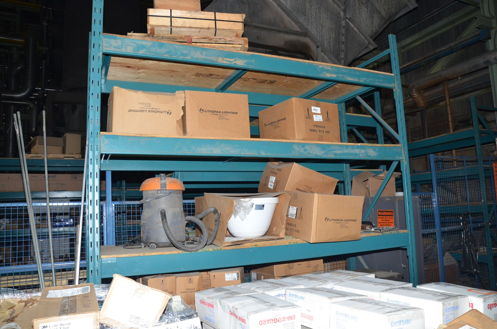 LOT/ CONTENTS OF CAGE CONSISTING OF PALLETS, PARTS, COMPONENTS, AND SPARES [RIGGING FEES FOR LOT # - Image 7 of 8