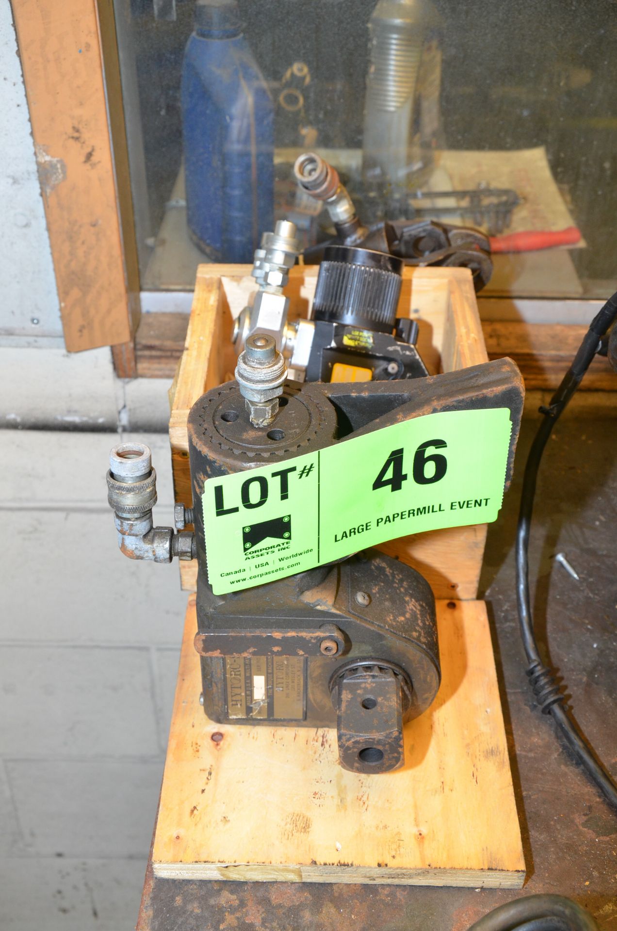 LOT/ HYTORC-SL HYDRAULIC TORQUE MULTIPLIERS [RIGGING FEES FOR LOT #46 - $60 USD PLUS APPLICABLE