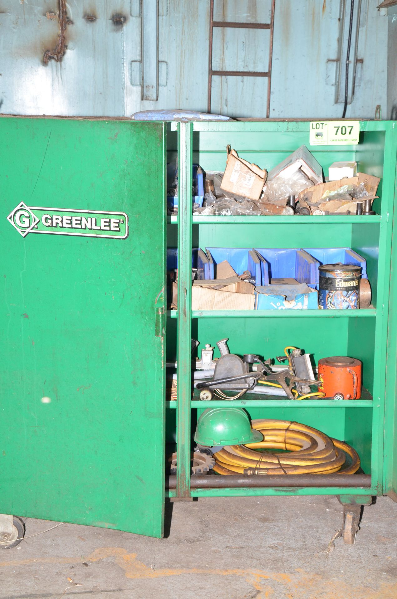 LOT/ GREENLEE ROLLING JOB BOX WITH CONTENTS - TOOLS AND SUPPLIES [RIGGING FEES FOR LOT #707 - $60