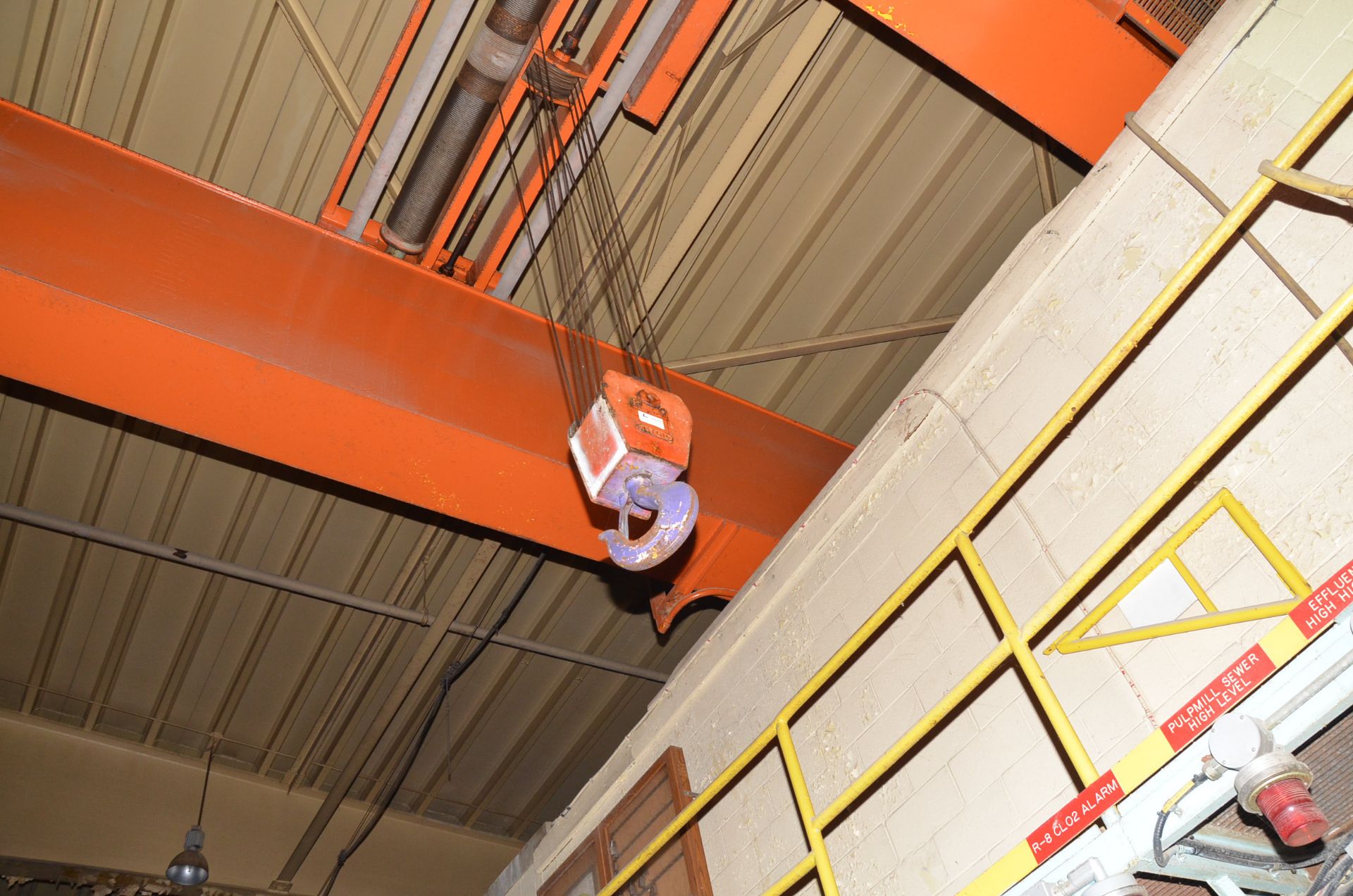 SHAWBOX 25TON CAPACITY TOP-RUNNING DOUBLE-GIRDER, DOUBLE HOIST OVERHEAD BRIDGE CRANE SYSTEM WITH 85' - Image 5 of 5