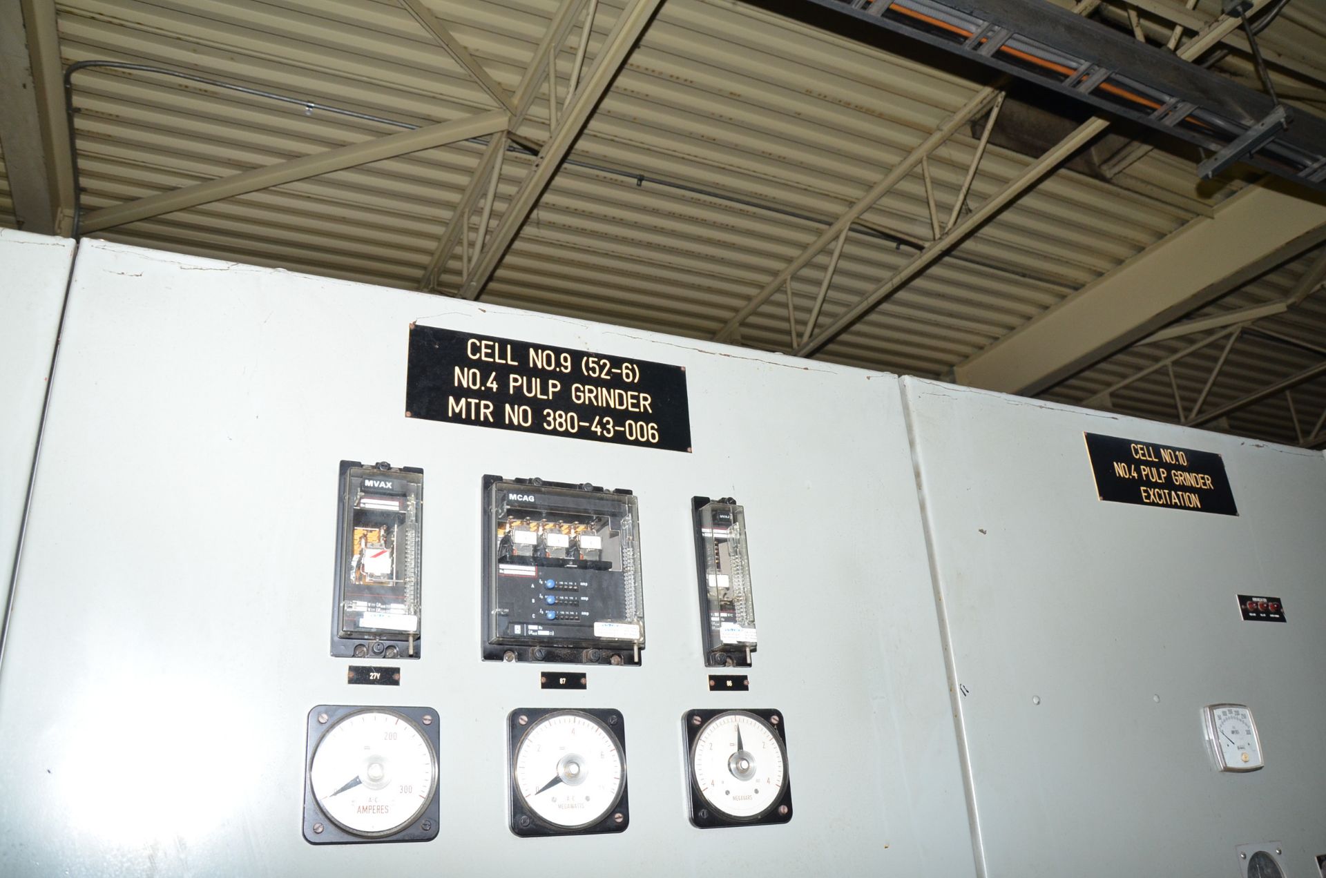 LOT/ WESTINGHOUSE-SCHNEIDER HIGH VOLTAGE 40-BANK SWITCHGEAR UNIT, S/N N/A [RIGGING FEES FOR LOT #749 - Image 12 of 18